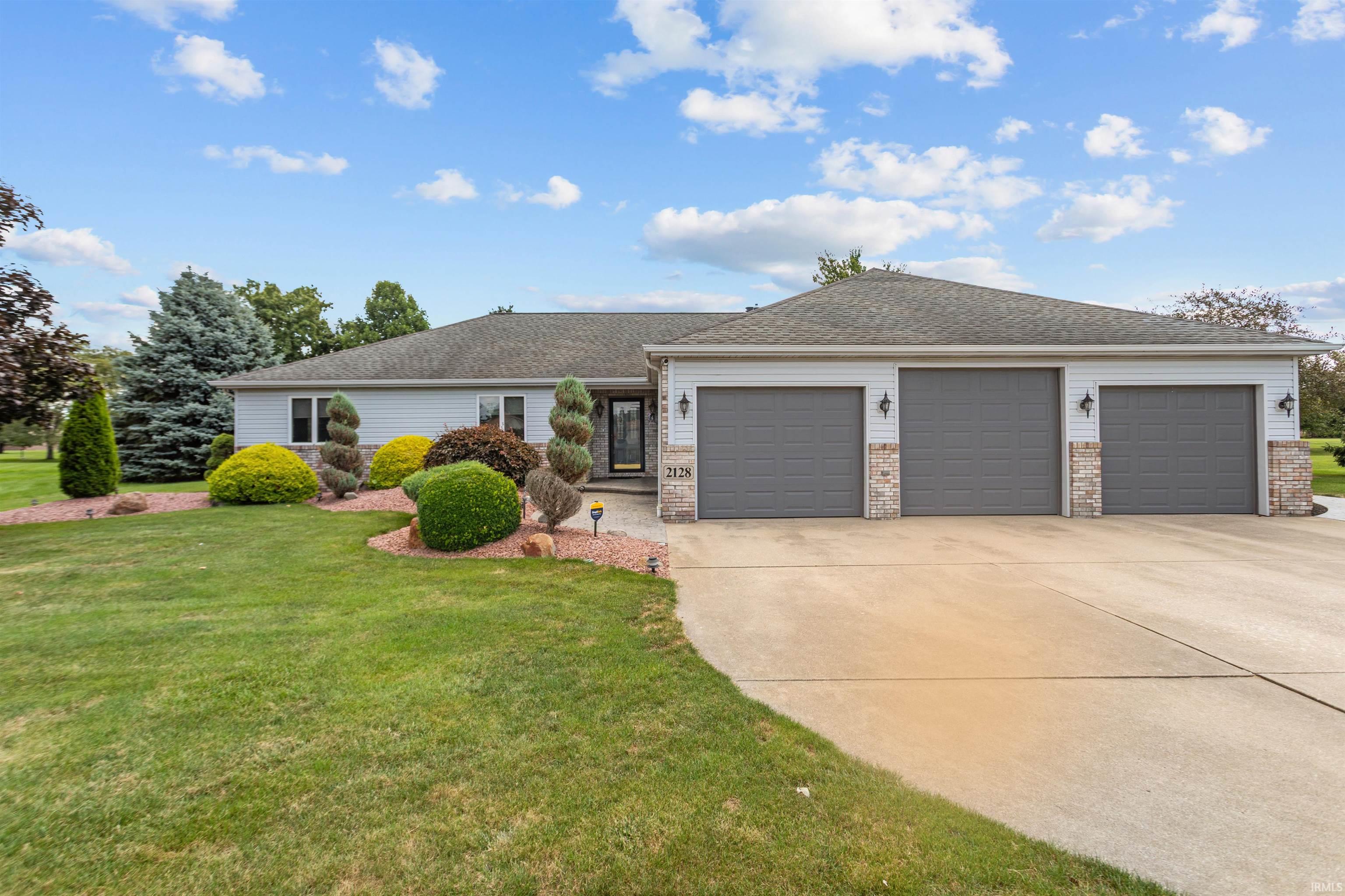2128 Lynn Drive Property Photo 1