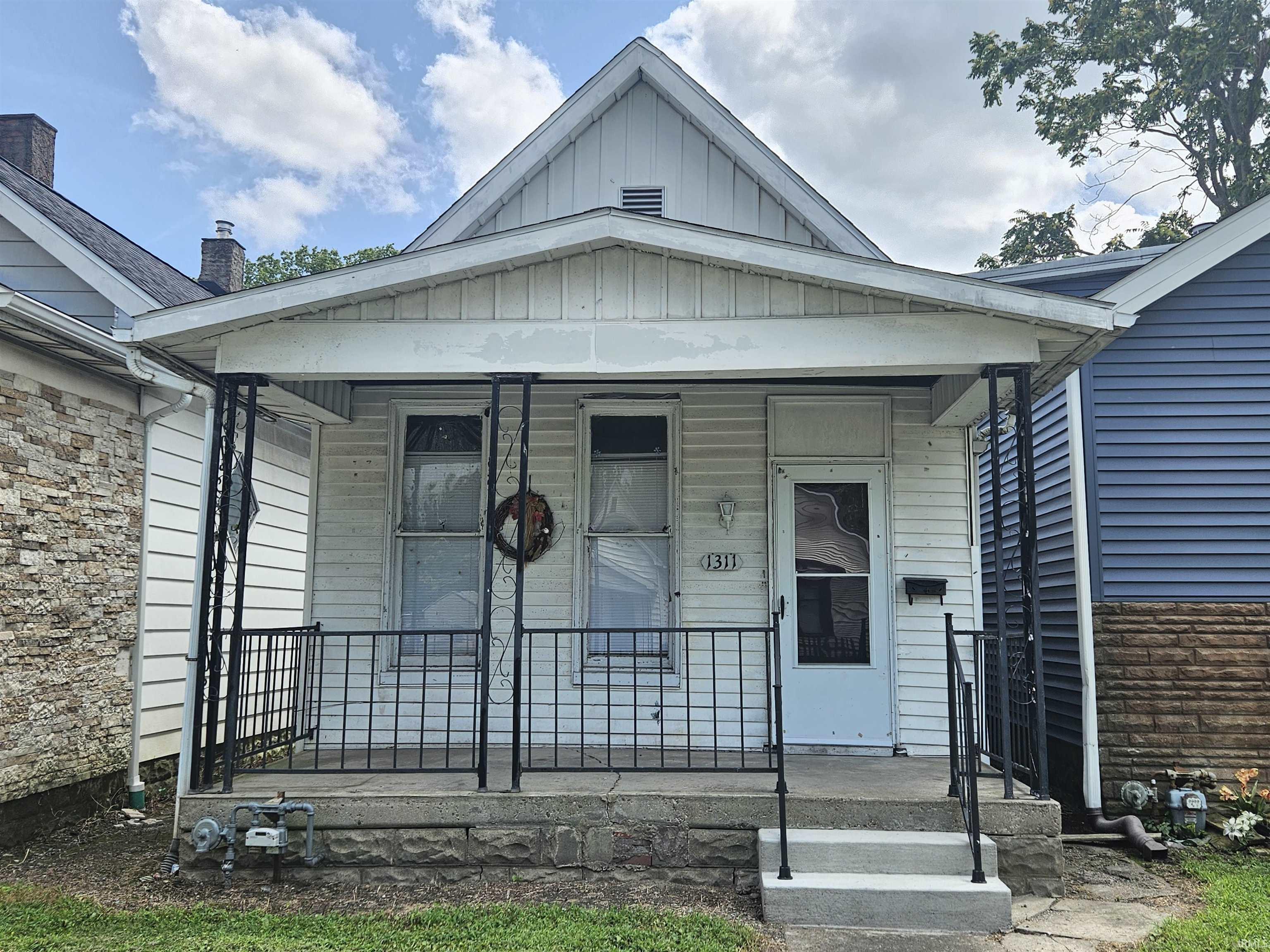 1311 E Walnut Street Property Photo 1