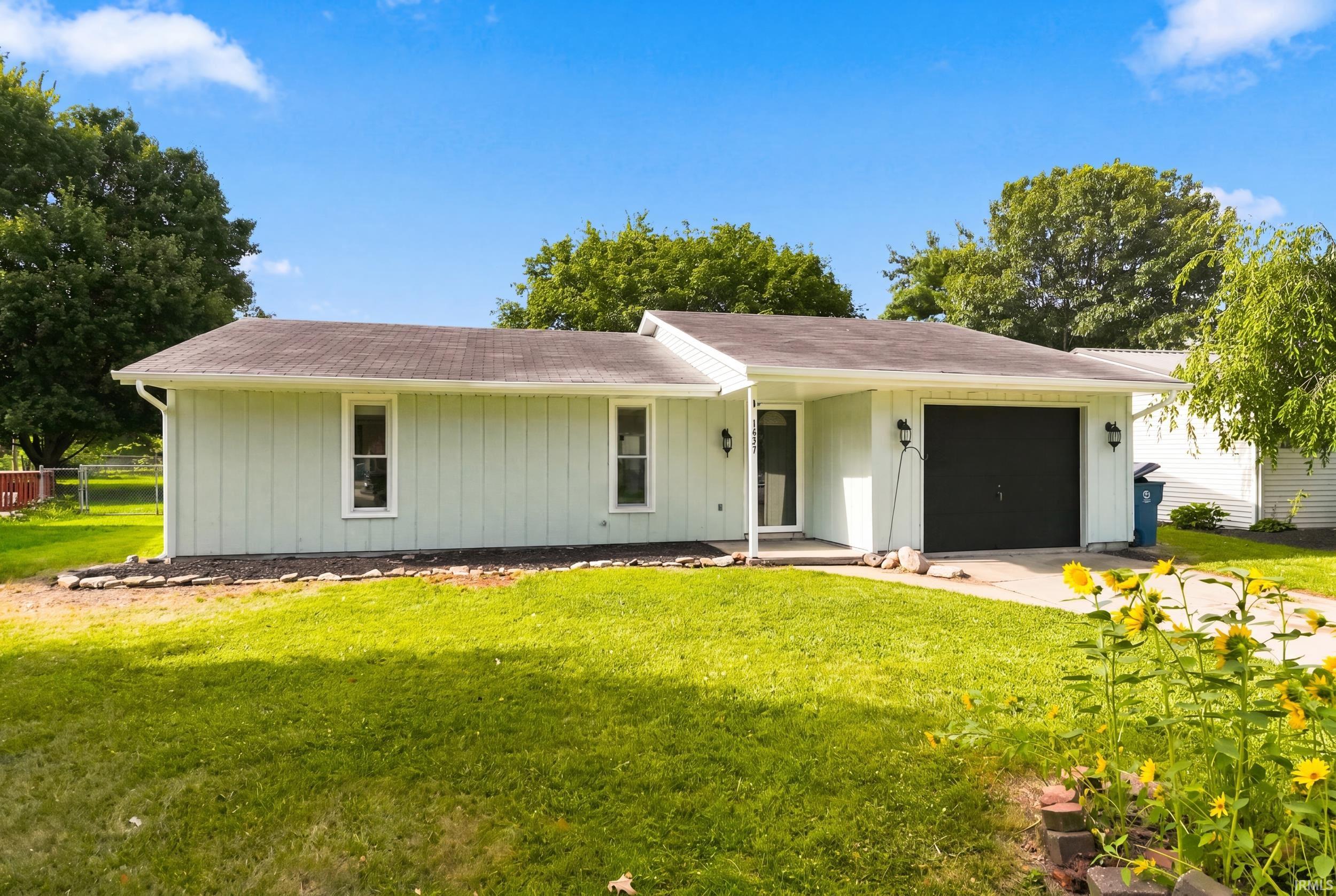 1421 Rabbit Run Property Photo 1