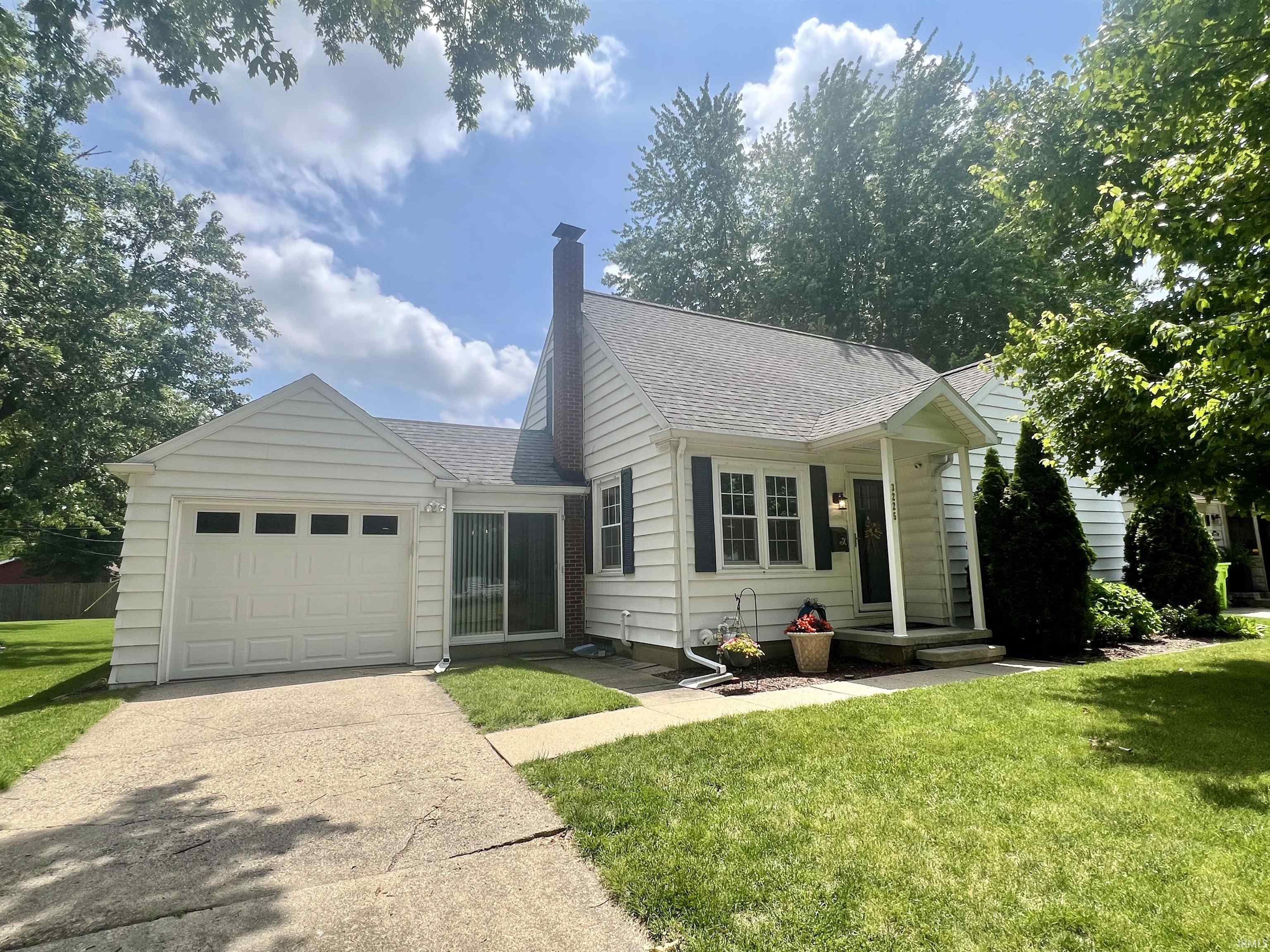 3225 Crescent Avenue Property Photo 1