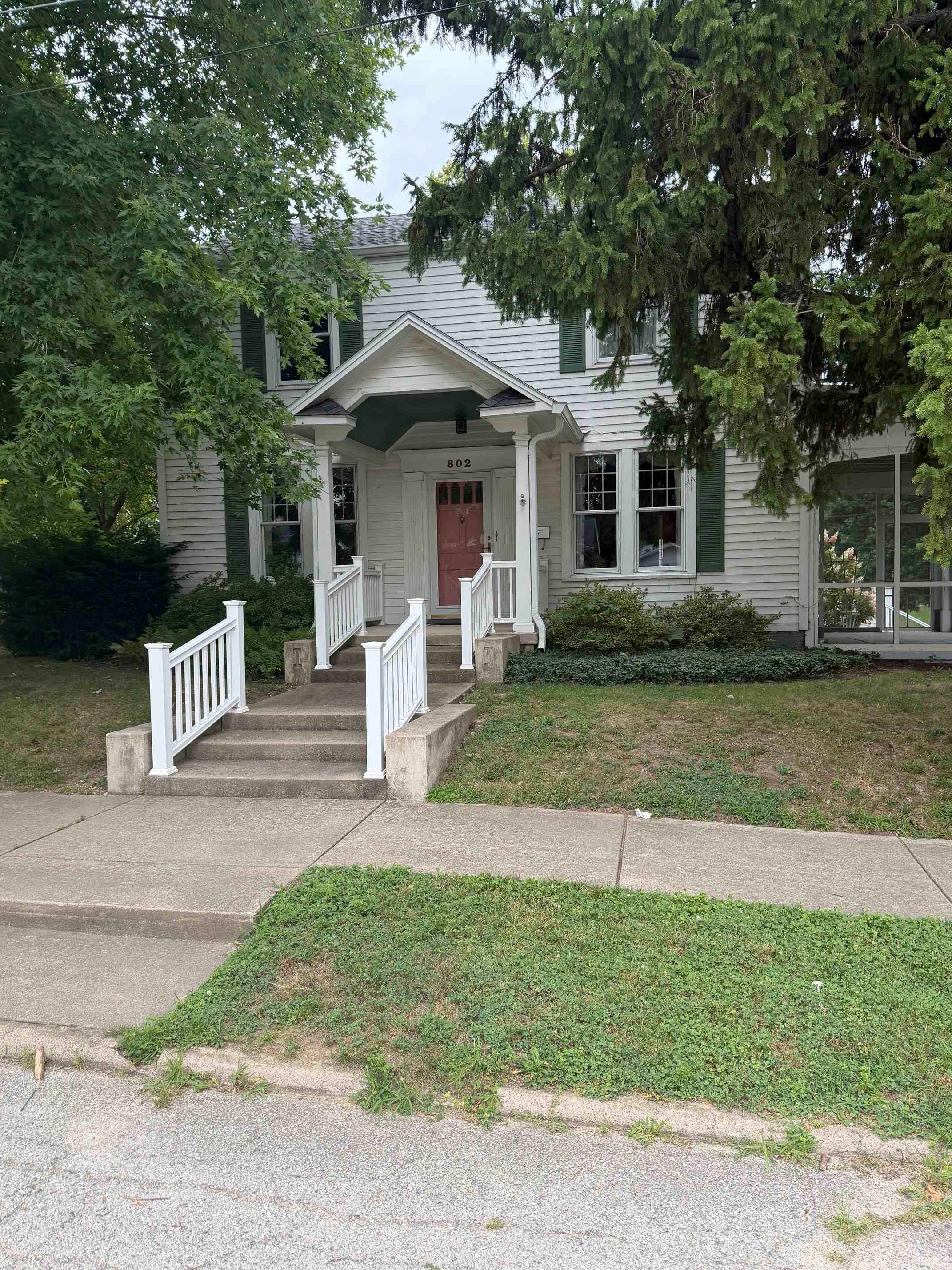 802 E Jackson Street Property Photo 1