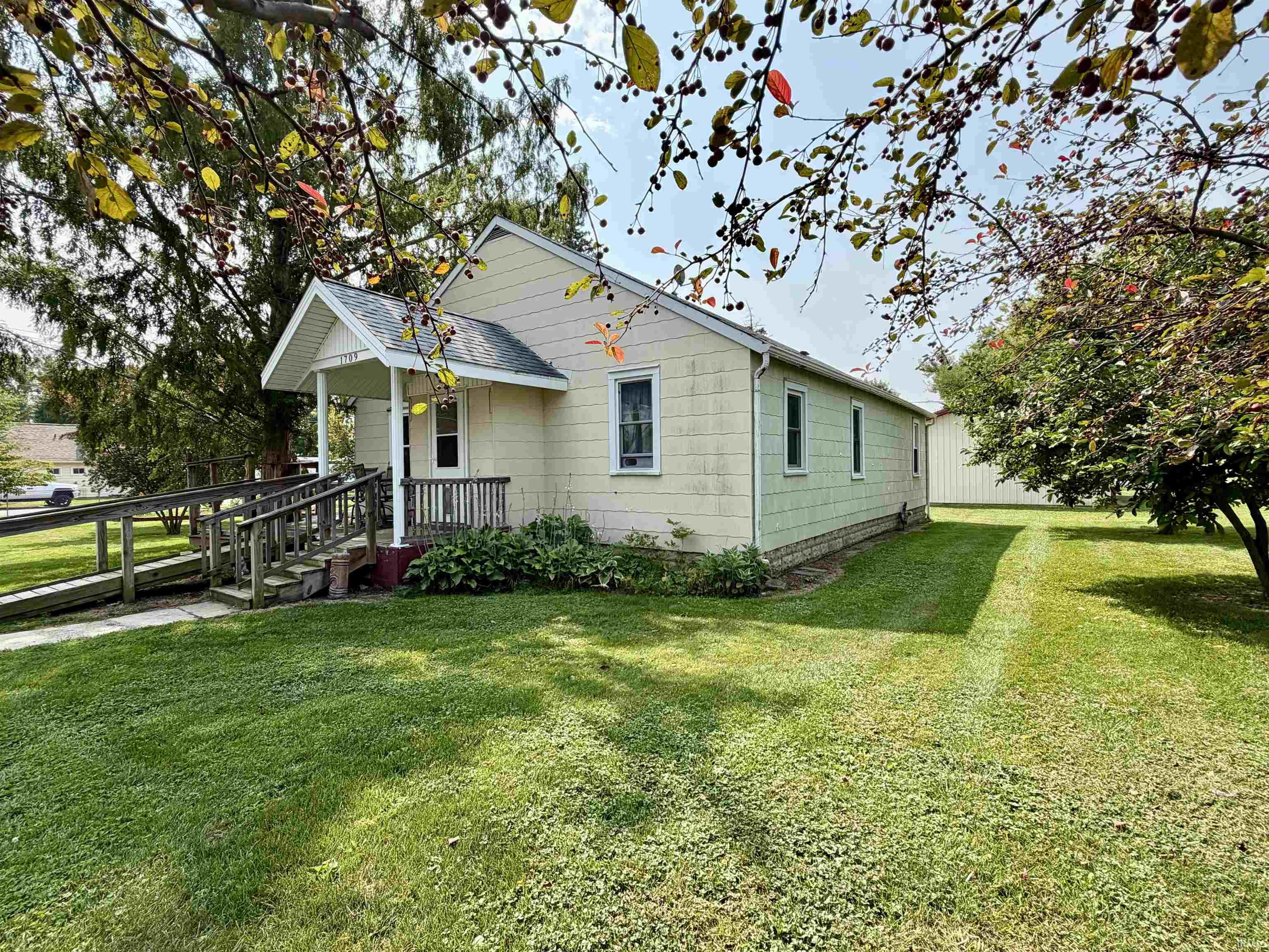 1709 W Euclid Avenue Property Photo 1