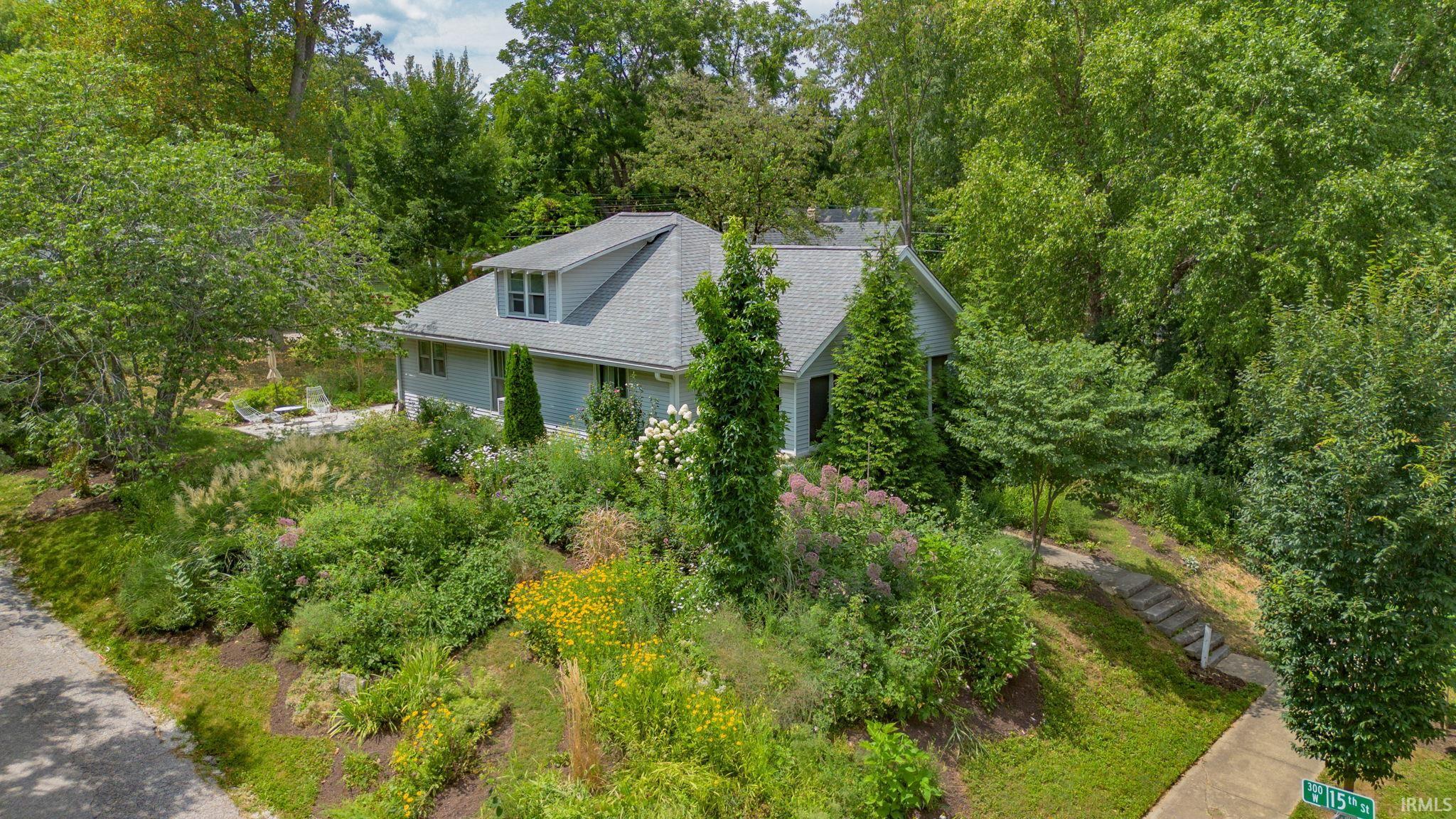 1101 N Woodburn Avenue Property Photo 1
