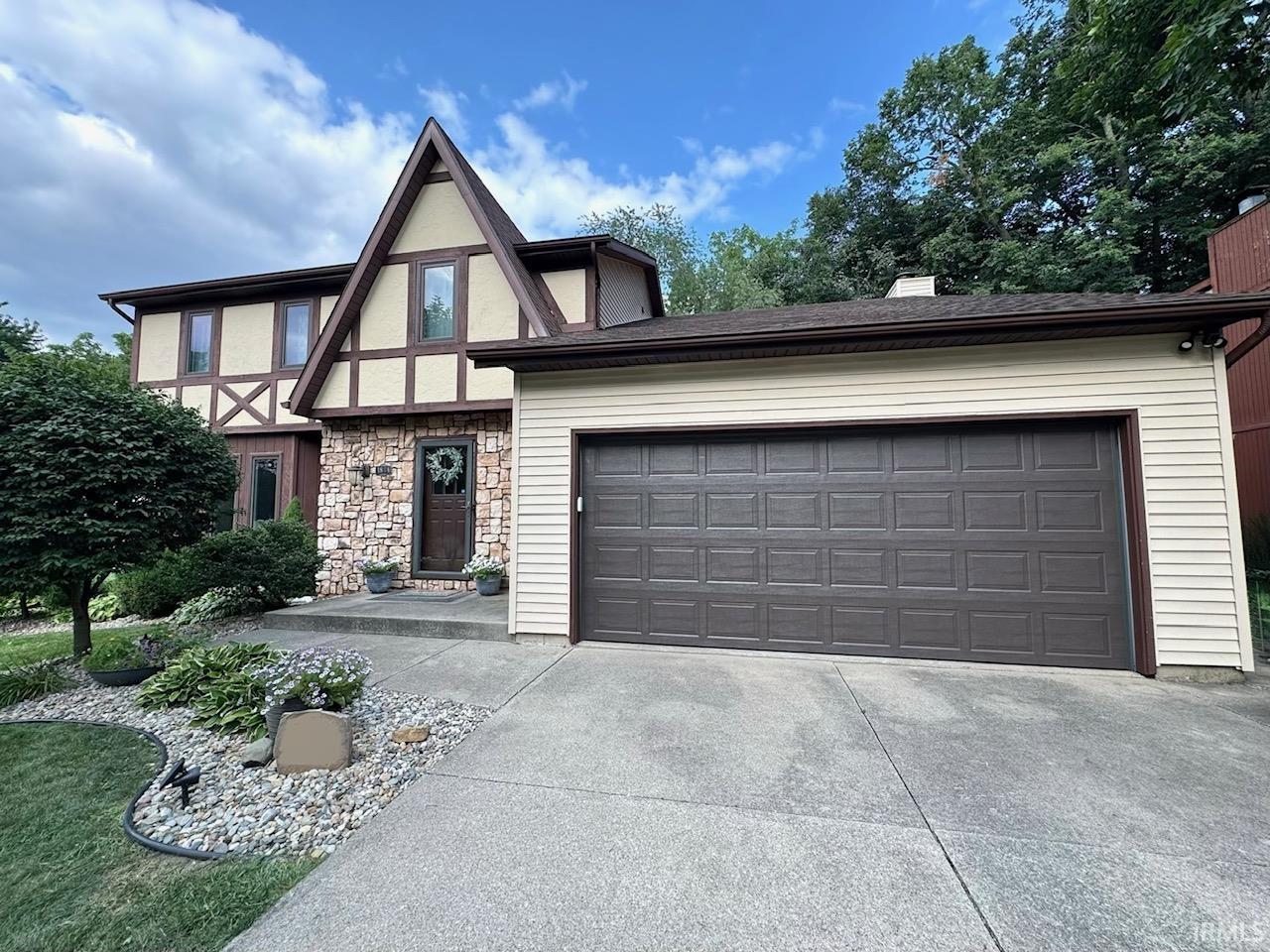 1834 Forest Edge Drive Property Photo 1