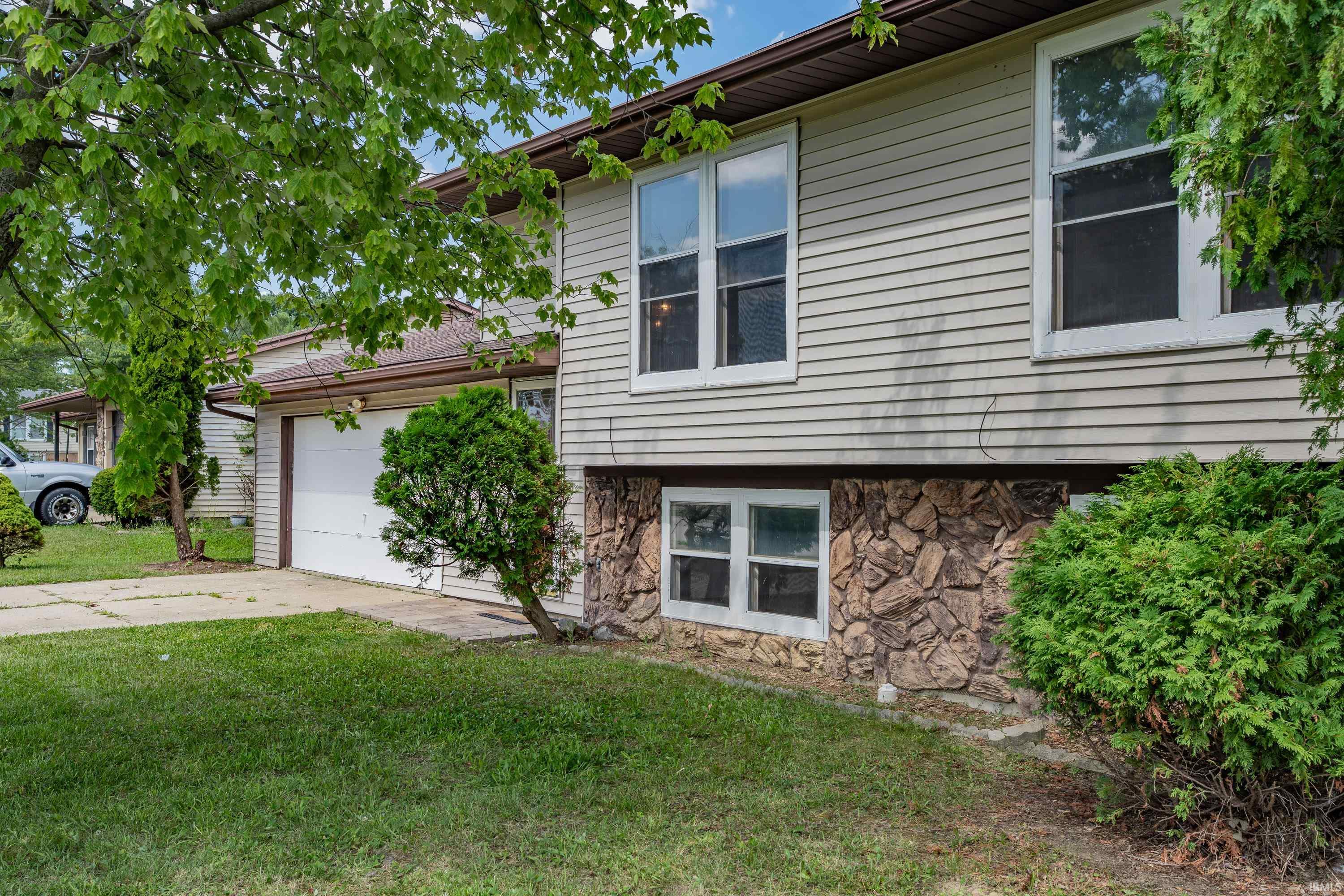 7020 Peartree Lane Property Photo 1