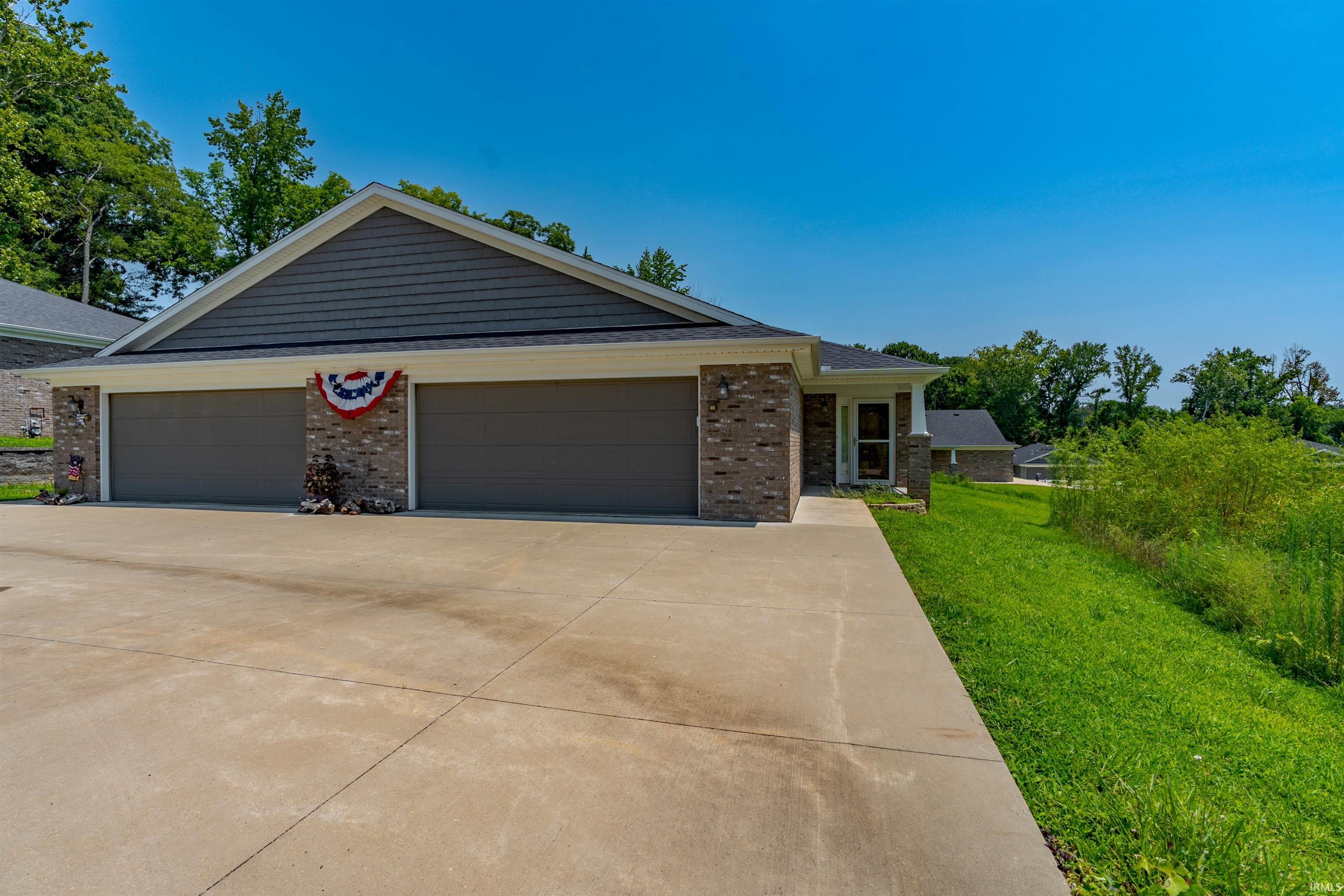 5433 Riley Lane