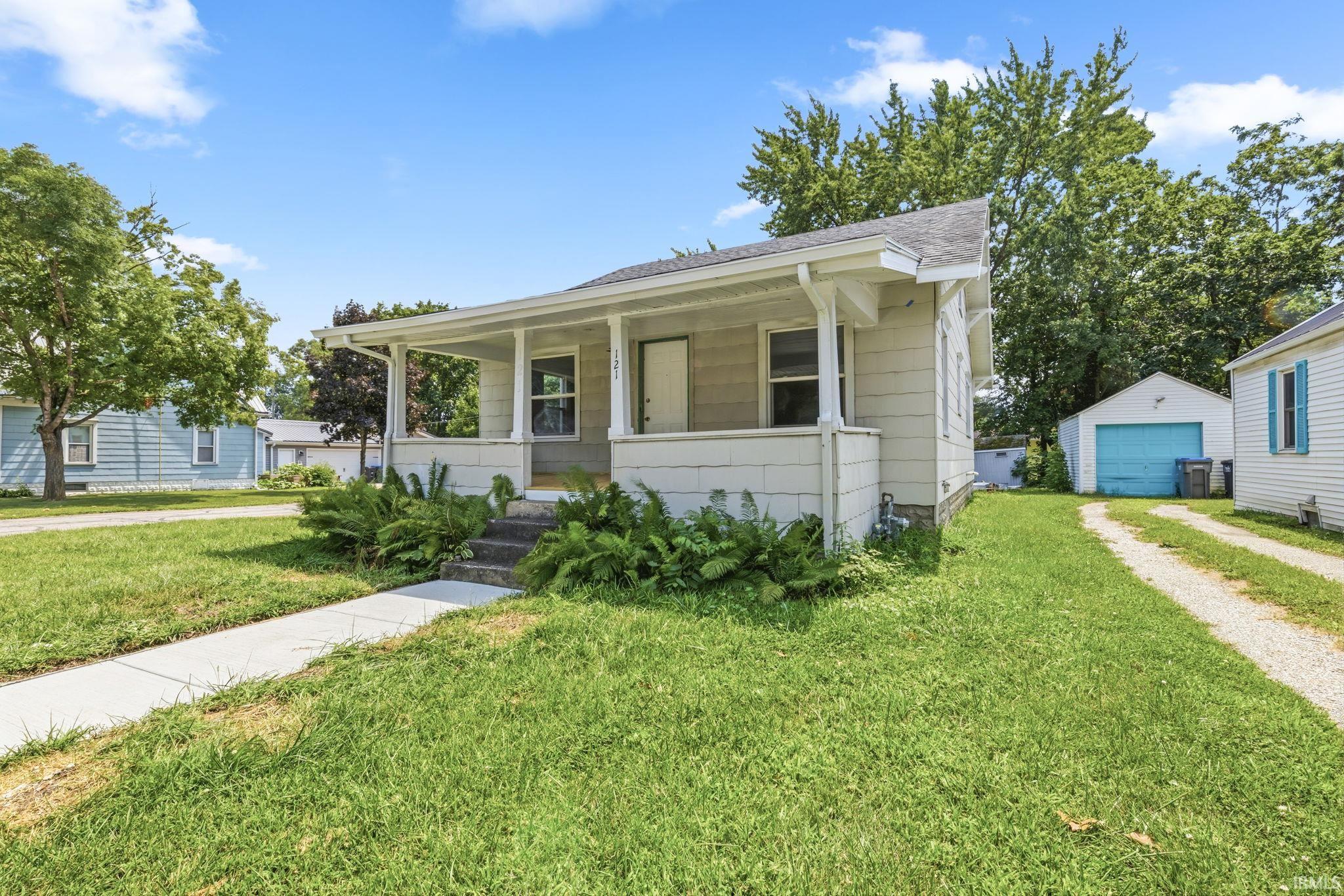 121 E Lusher Avenue Property Photo 1