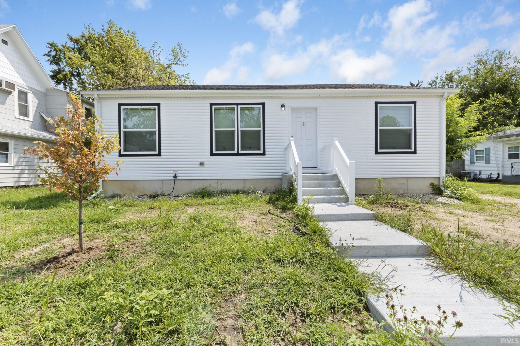 2204 Kemble Avenue Property Photo 1