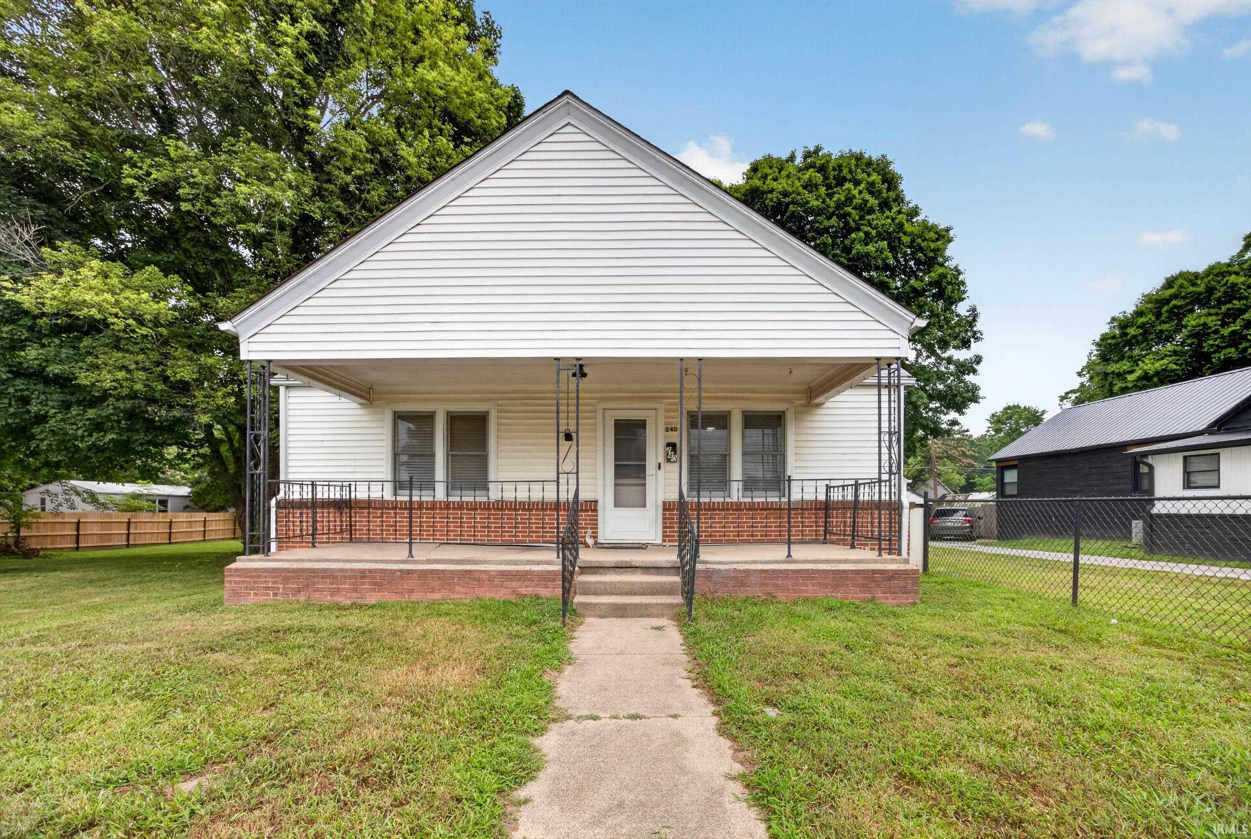 240 E Indiana Avenue Property Photo 1