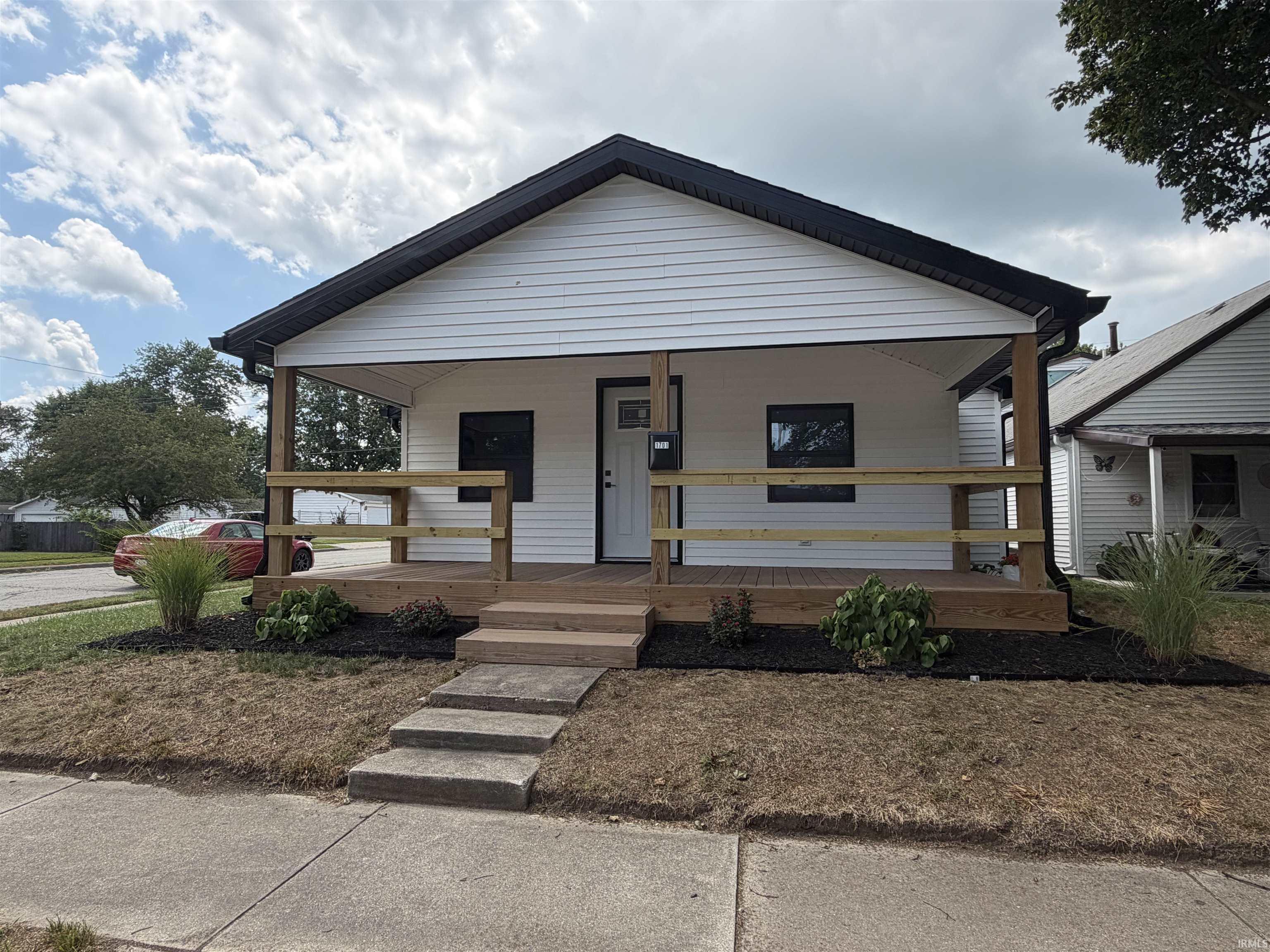 1701 N Lindsay Street Property Photo 1