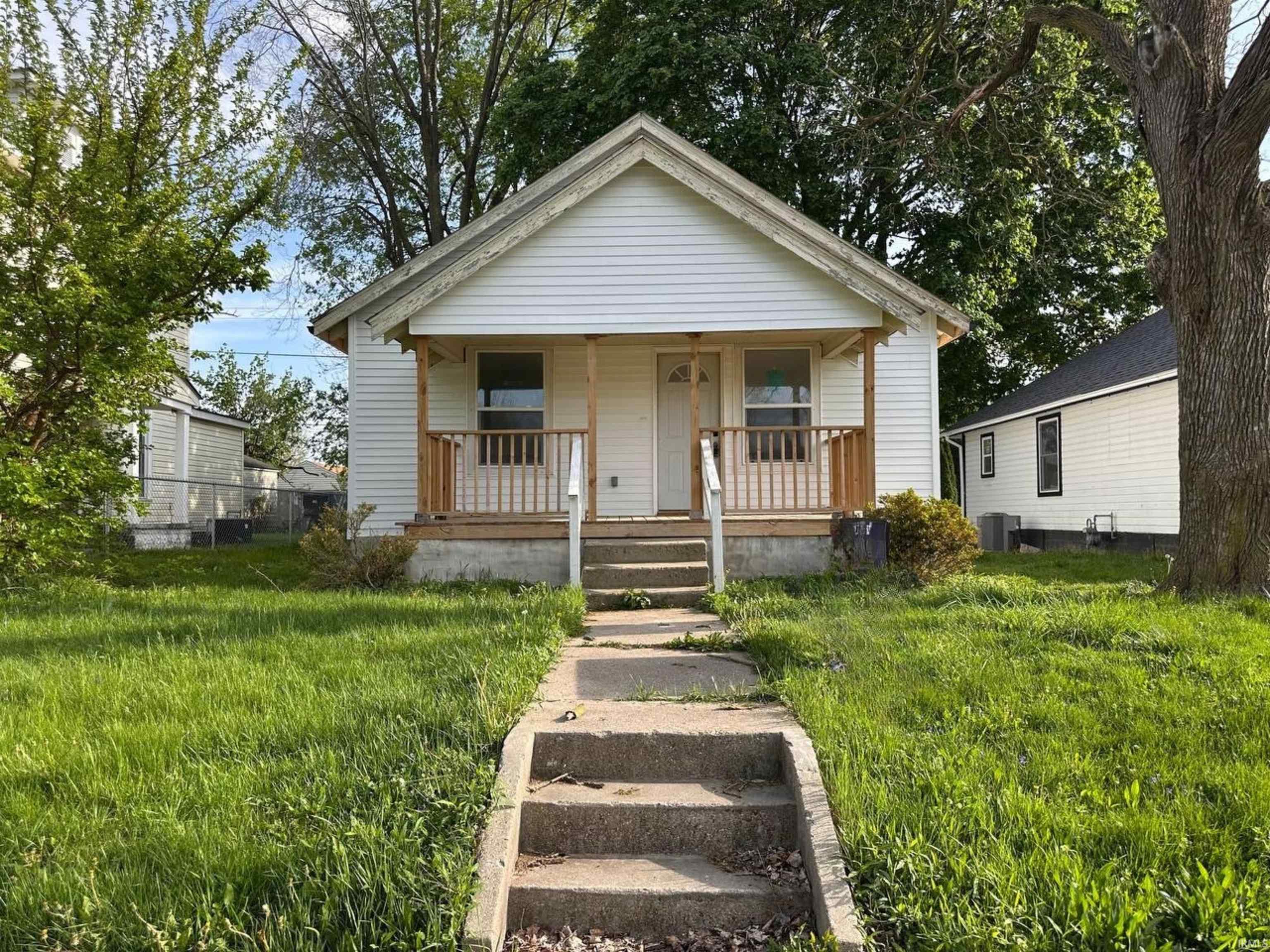 1107 E Mulberry Street Property Photo 1