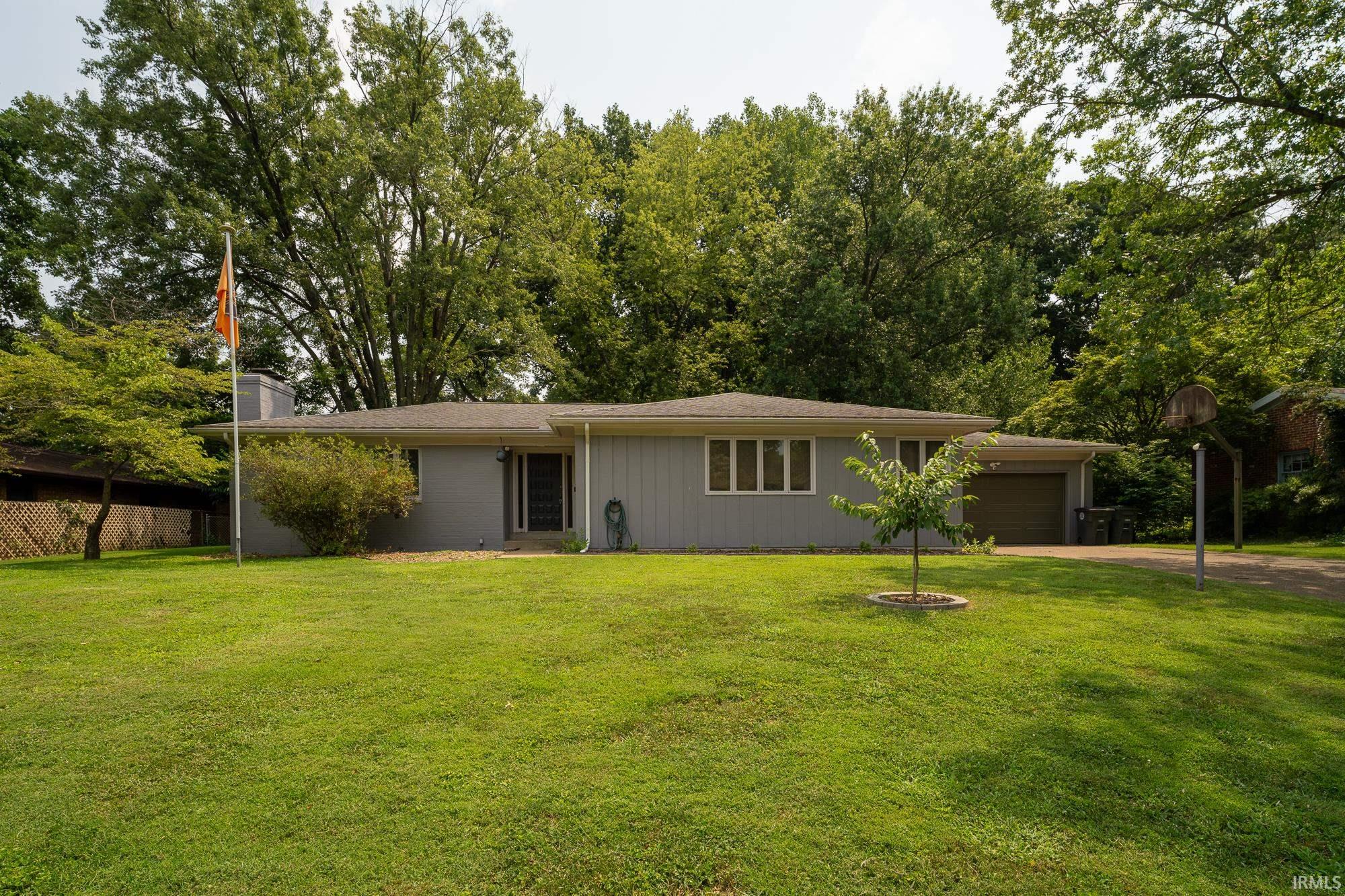 200 Royal Avenue Property Photo 1