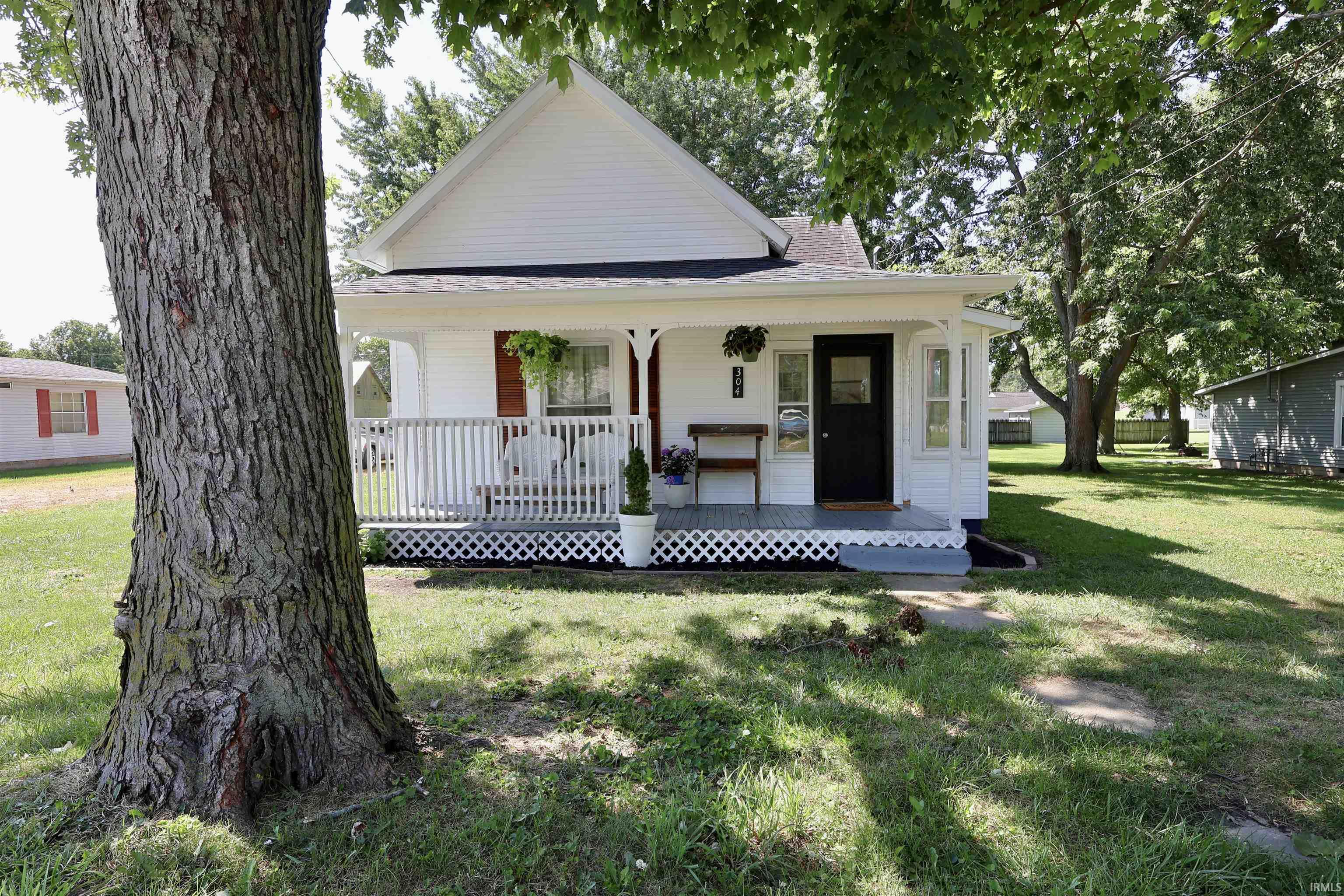 304 E Jackson Street Property Photo 1