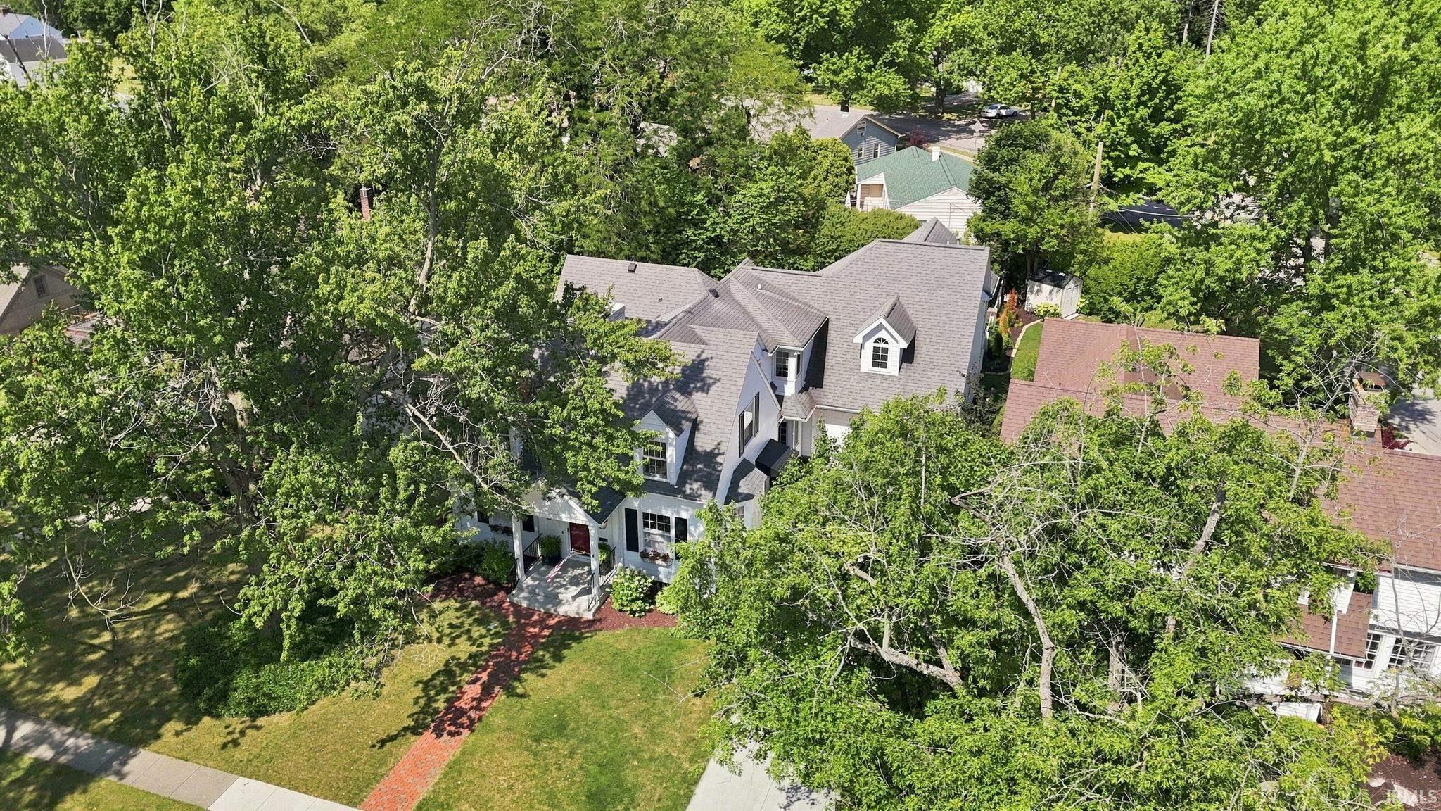 1011 Midway Drive Property Photo 1
