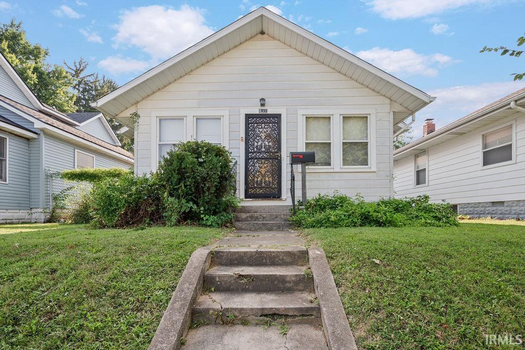 1933 S Washington Street Property Photo 1