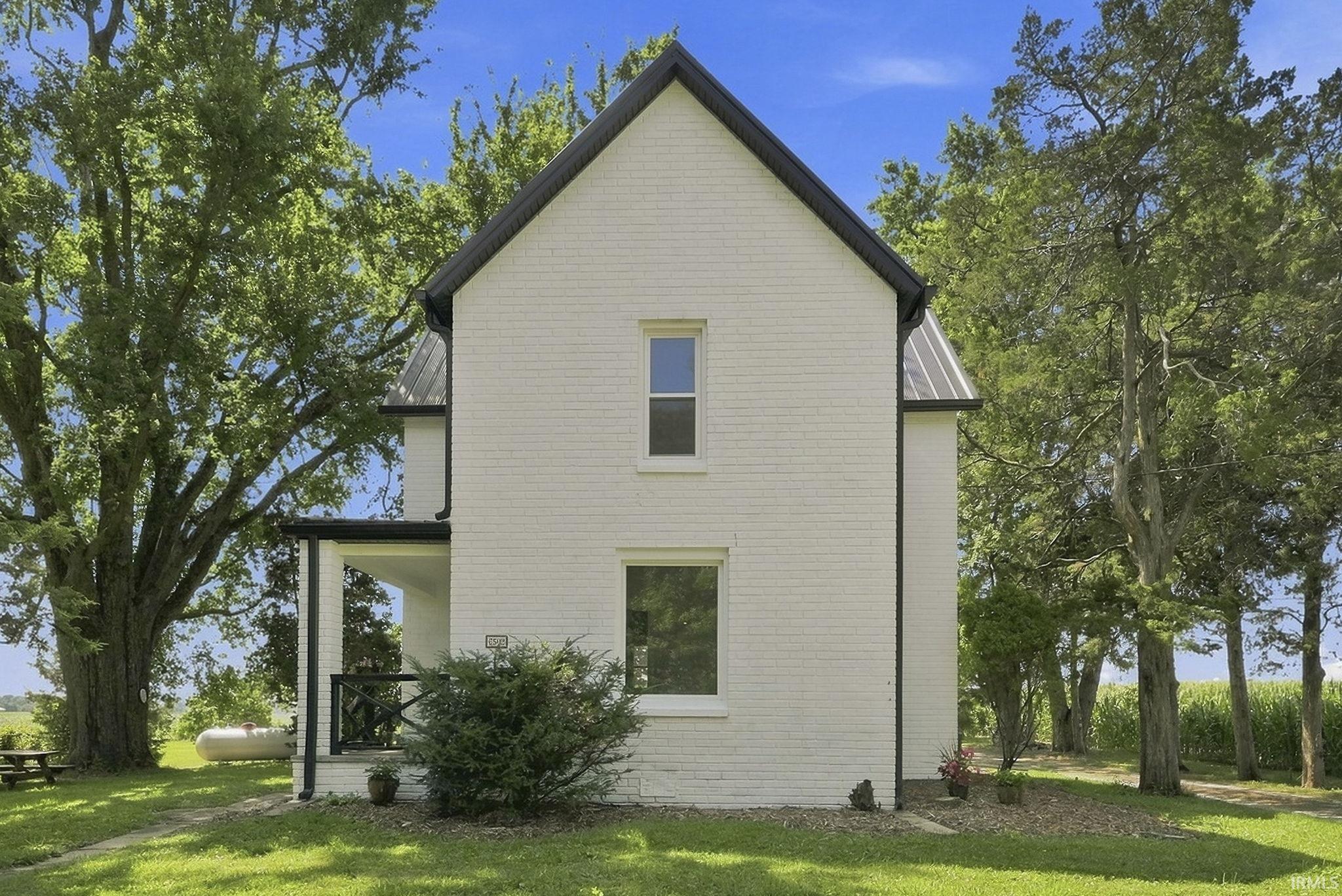 6502 E 400 S Road Property Photo 1
