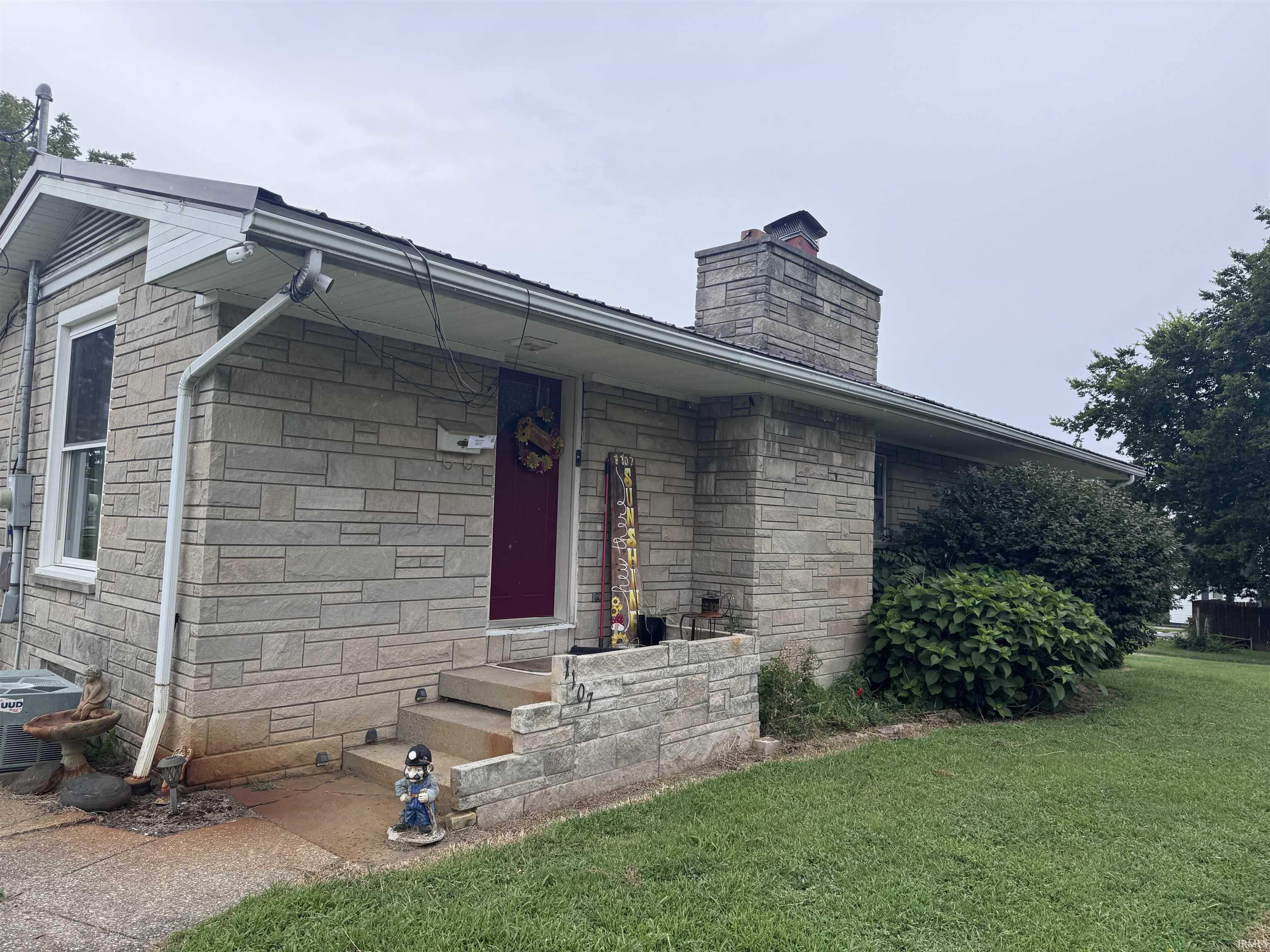 1107 S Hart Street Property Photo 1