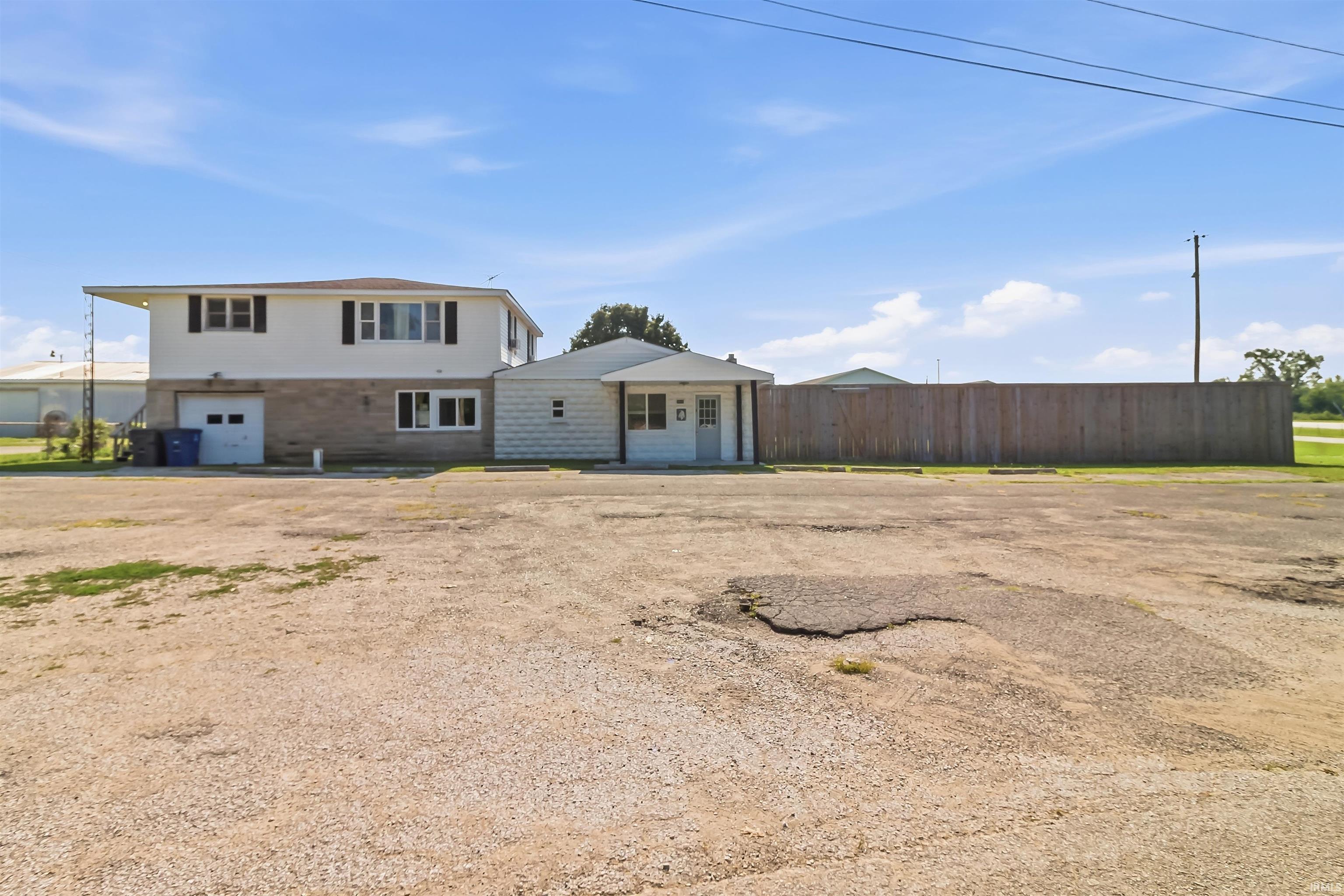 1611 E Loew Road Property Photo 1
