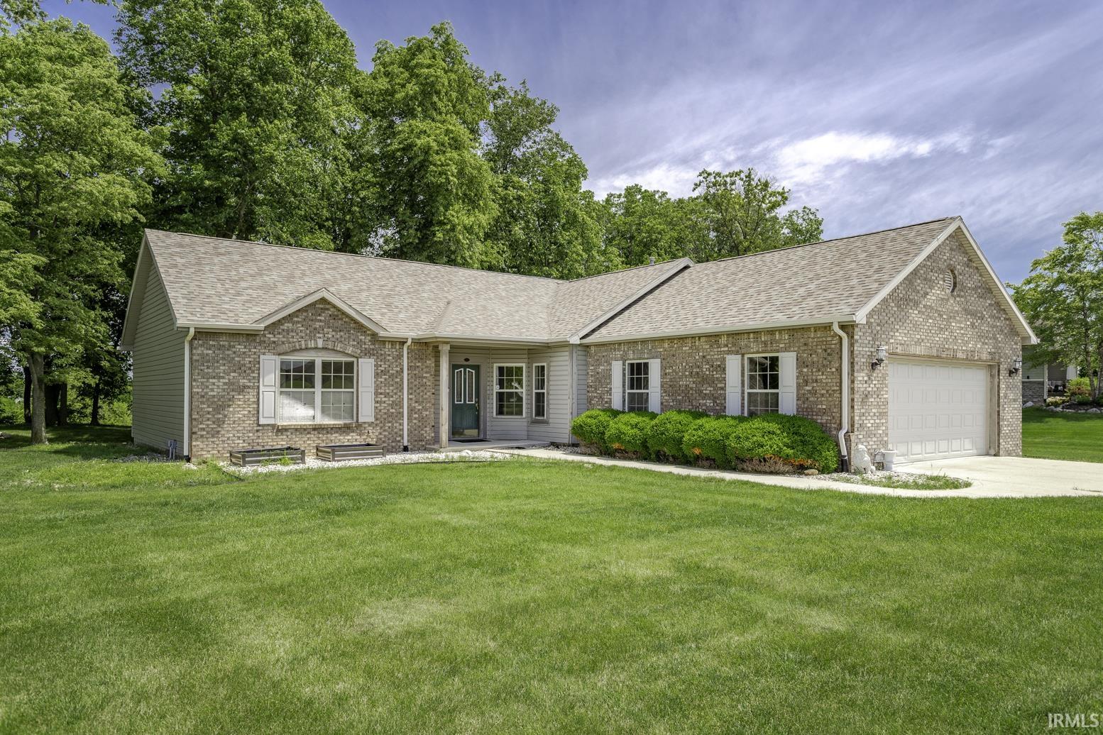 1215 E Creekview Drive Property Photo 1