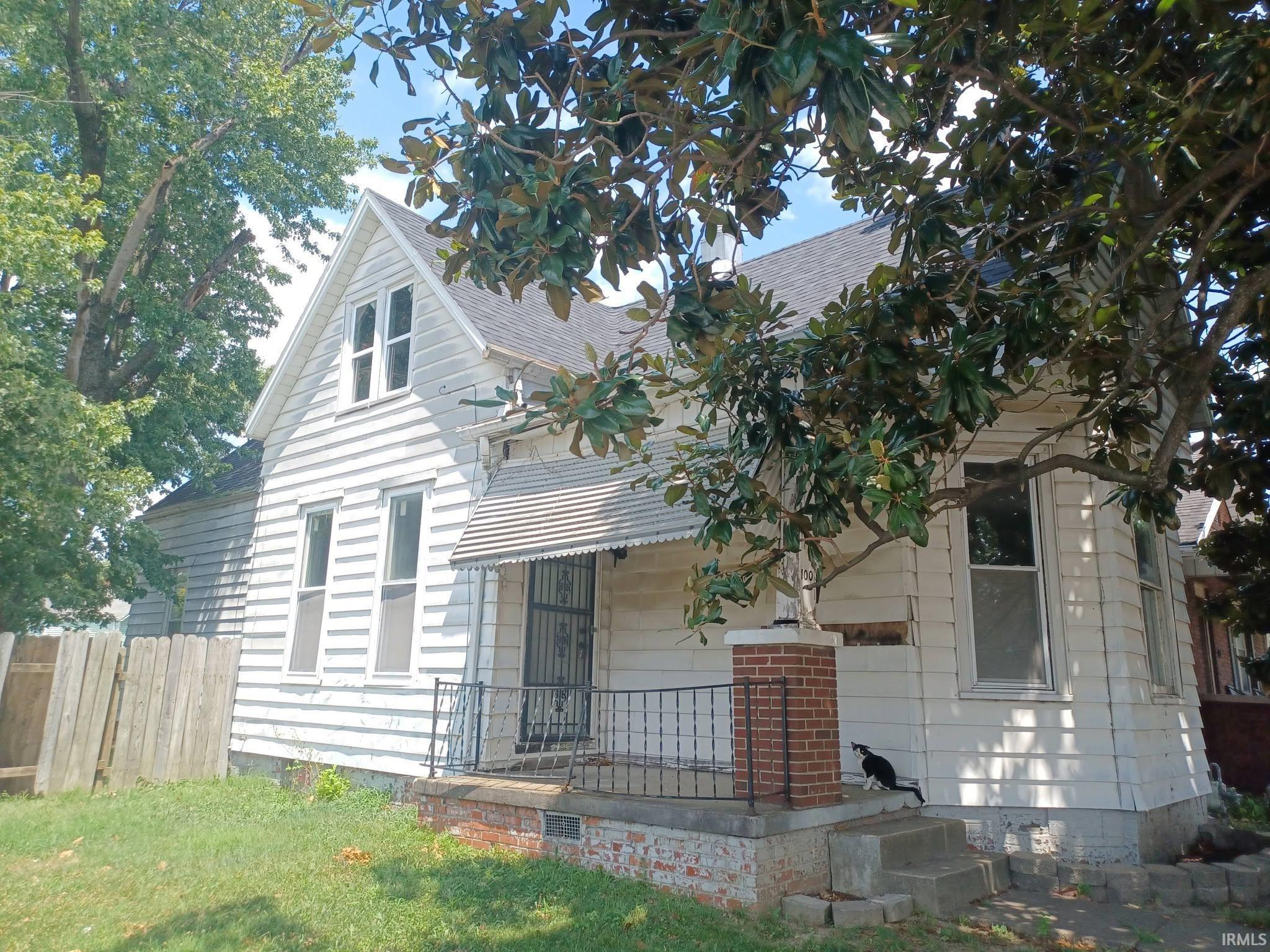 100 E Oregon Street Property Photo 1