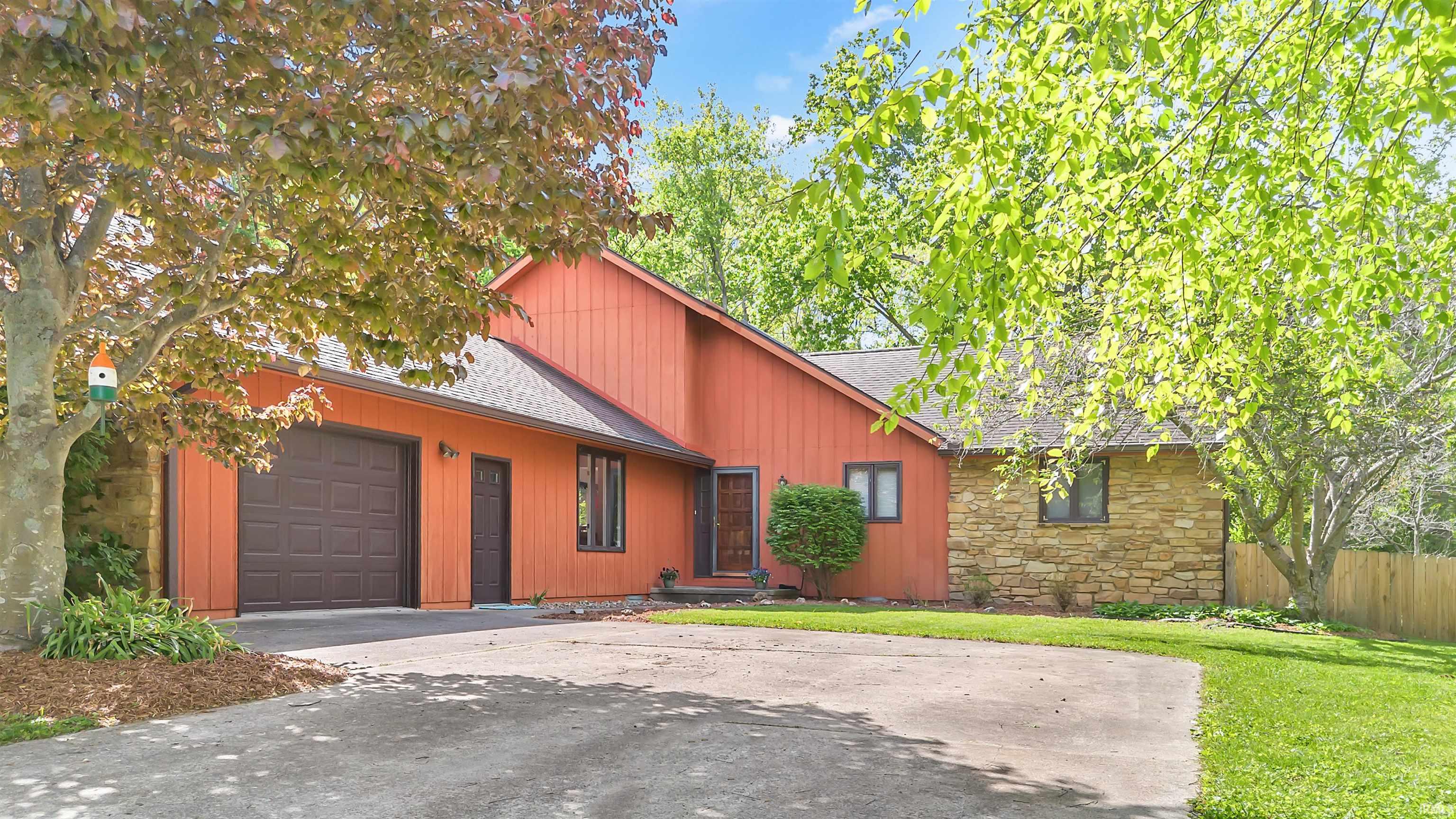 2512 E Rock Creek Drive Property Photo 1