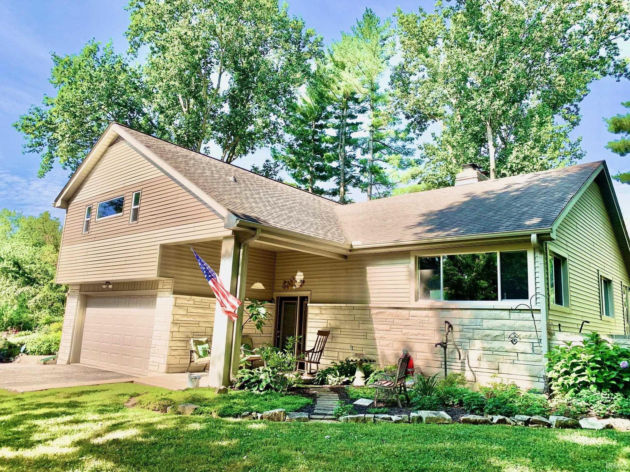 150 W Wayside Drive Property Photo 1