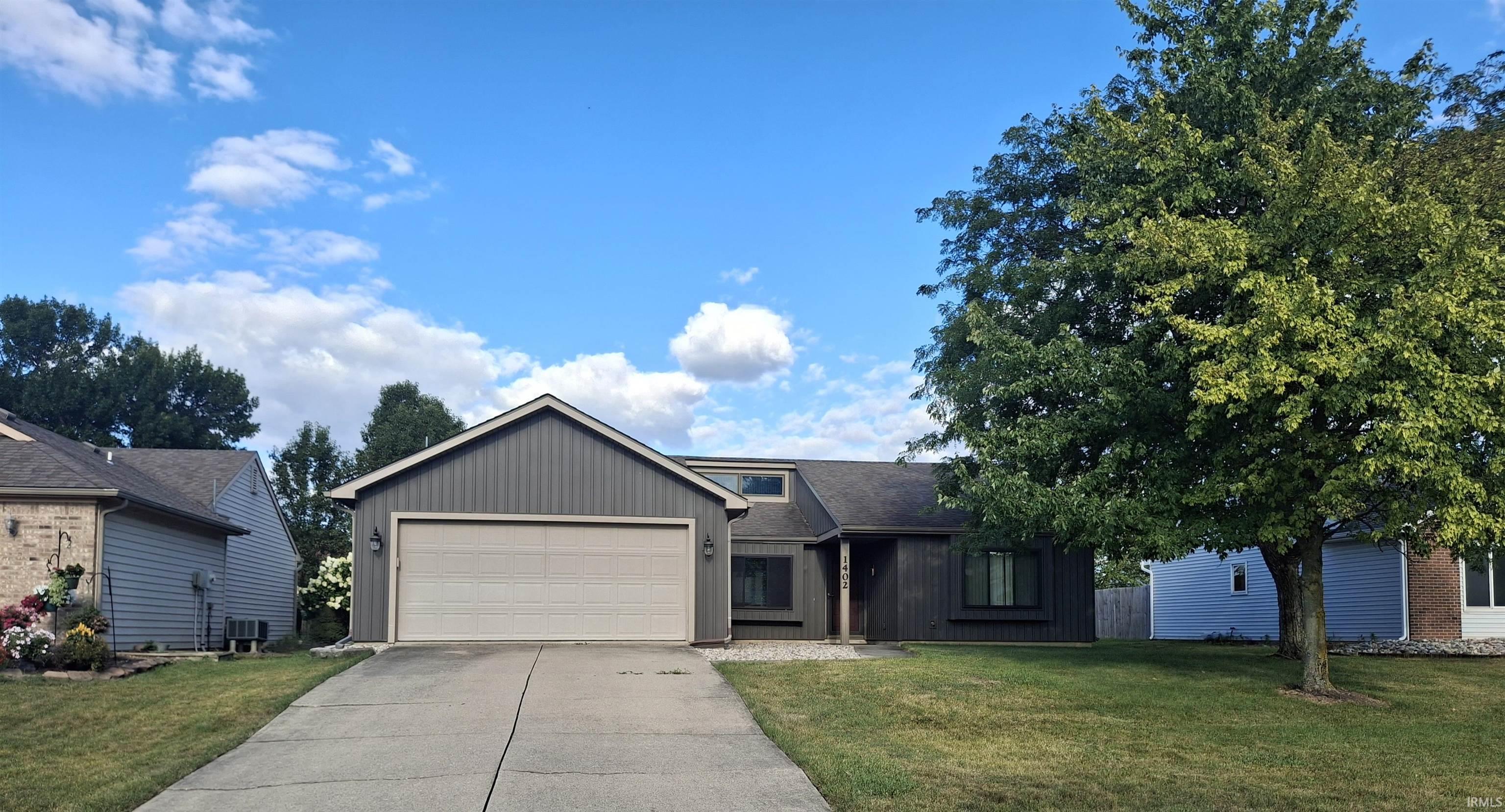 1402 Misty River Drive Property Photo 1