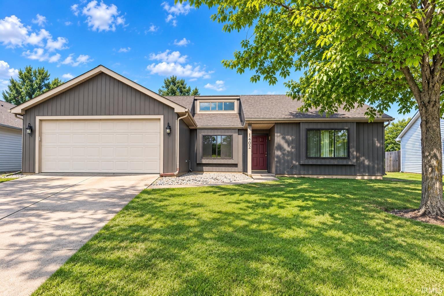 1402 Misty River Drive Property Photo 1