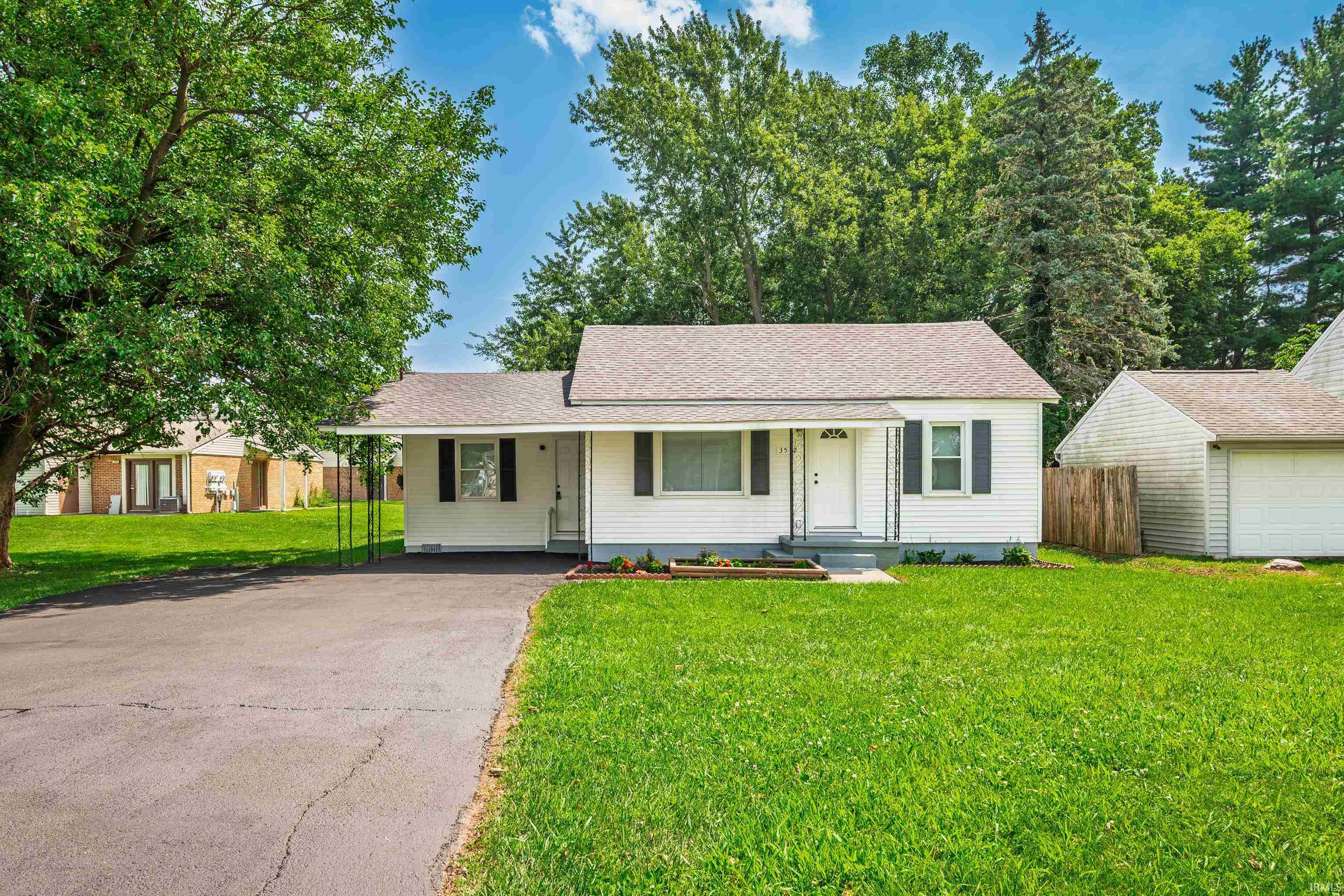3512 S Dayton Avenue Property Photo 1