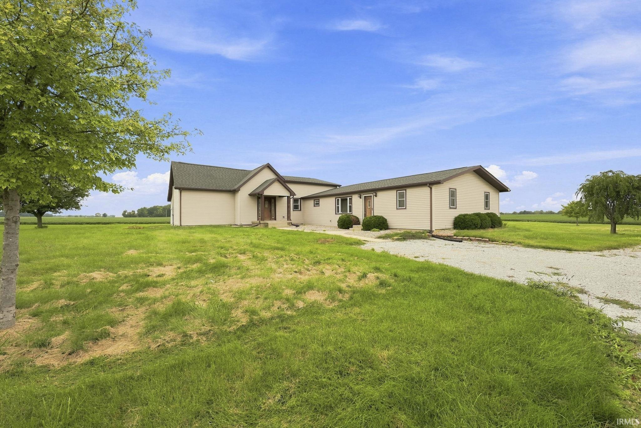 6231 E 600 Property Photo 1