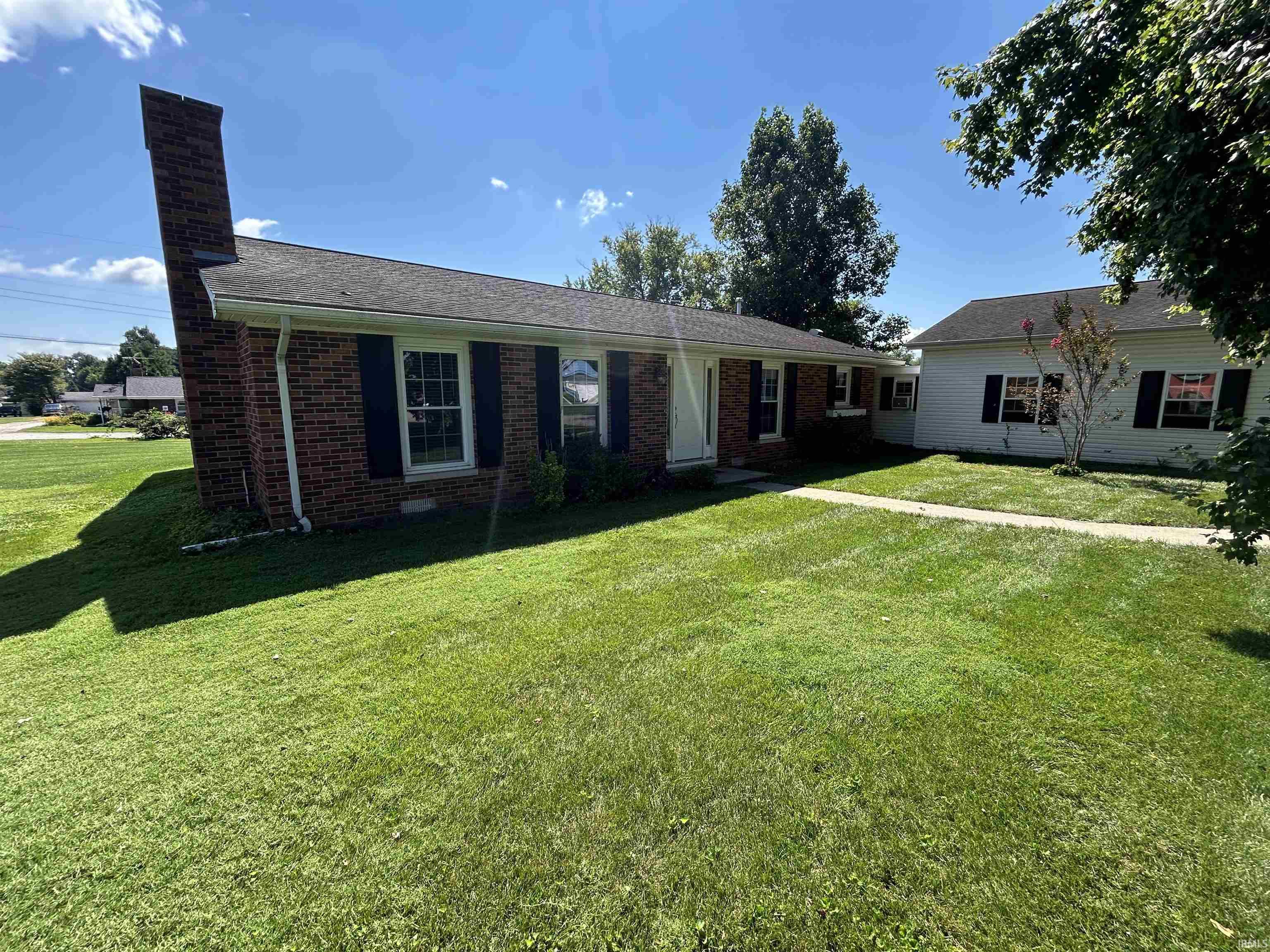 1207 N White River Avenue Property Photo 1