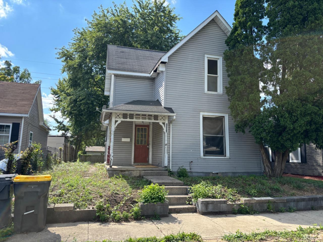 2209 E Lynn Street Property Photo 1