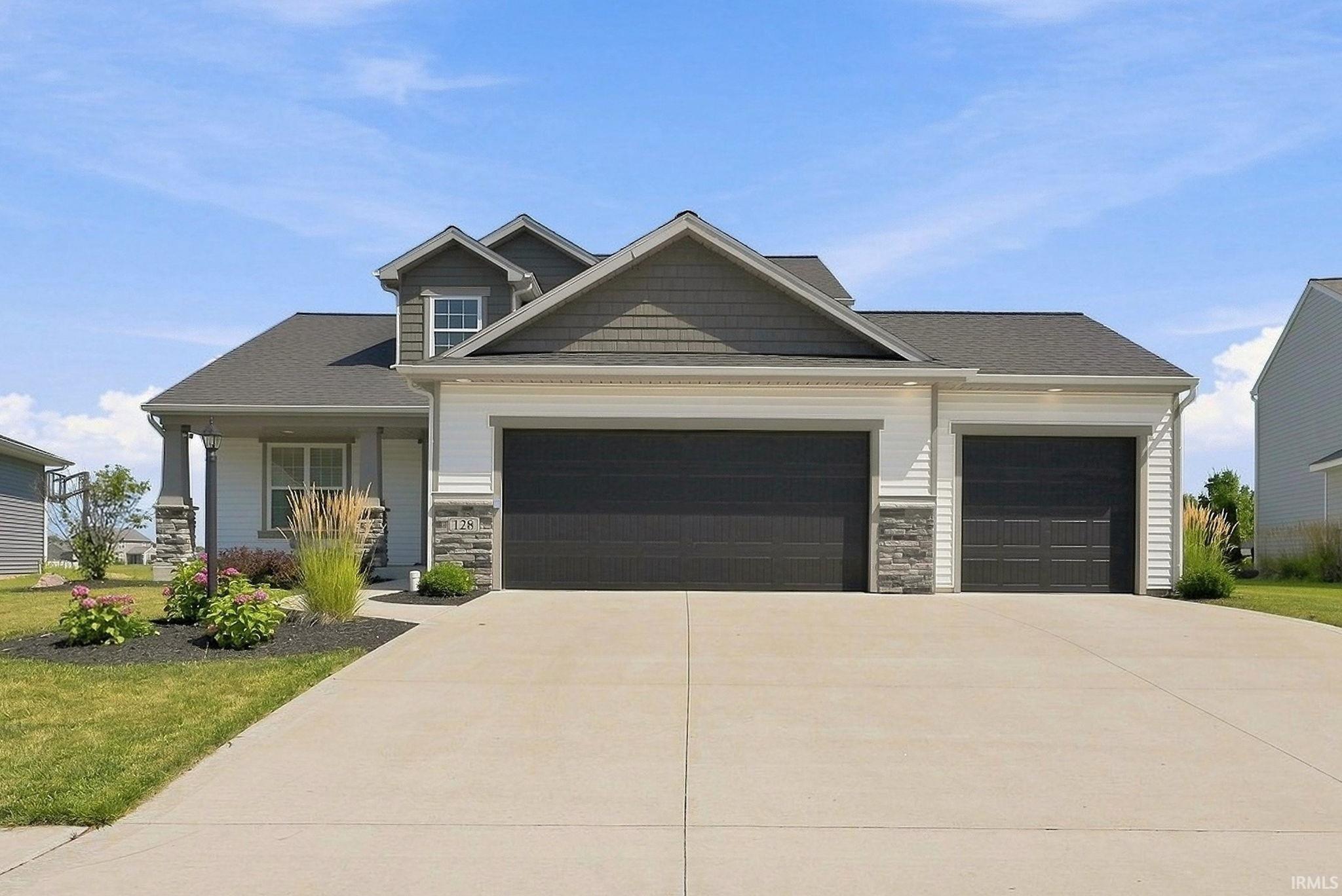 128 Haxsted Crossover Property Photo 1