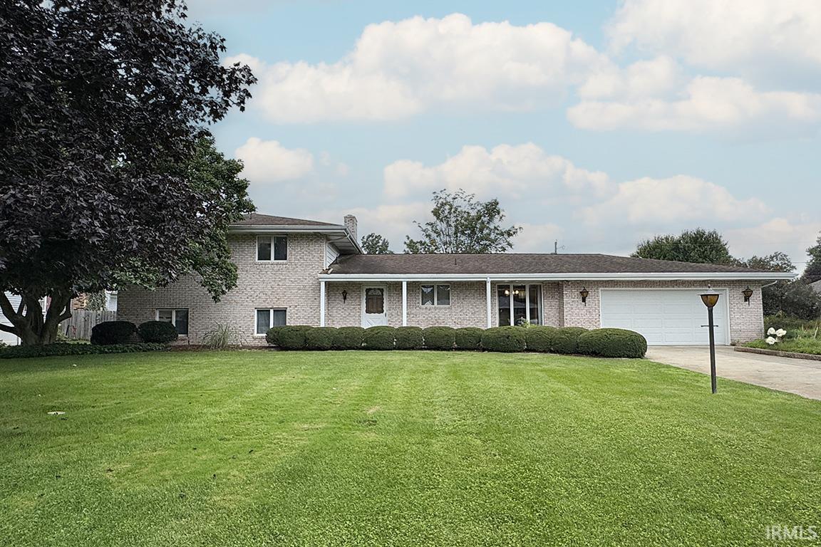 56727 Meadowood Drive Property Photo 1