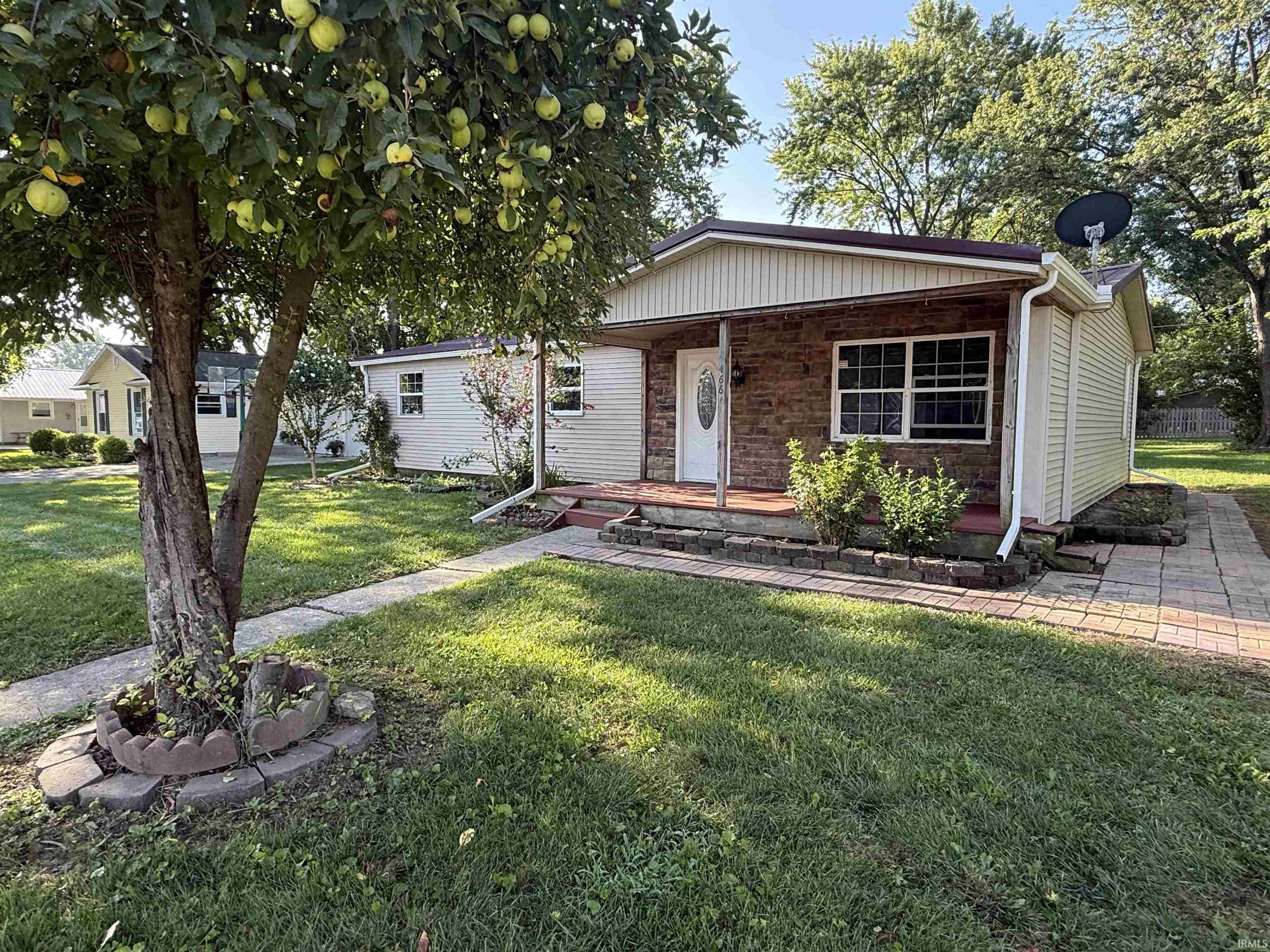 466 E Maple Street Property Photo 1