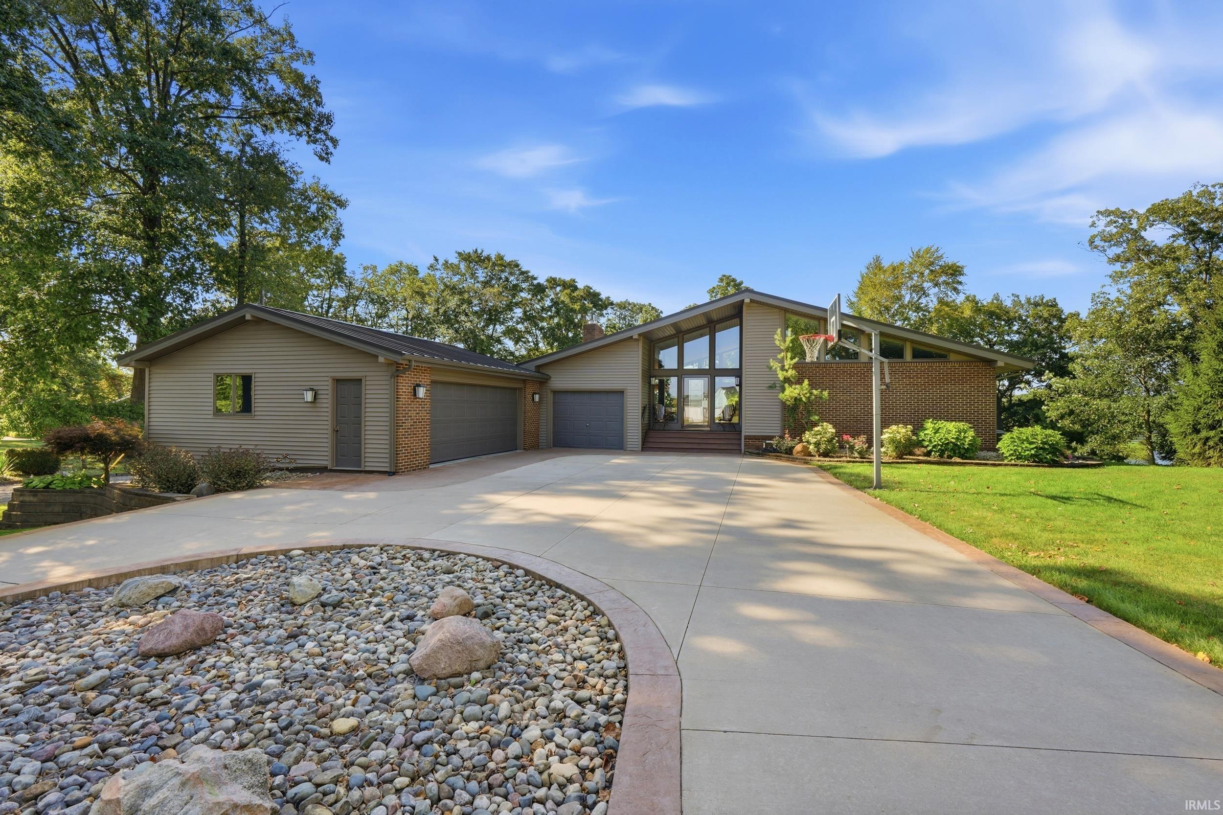 1420 Lake Bluff Drive Property Photo 1