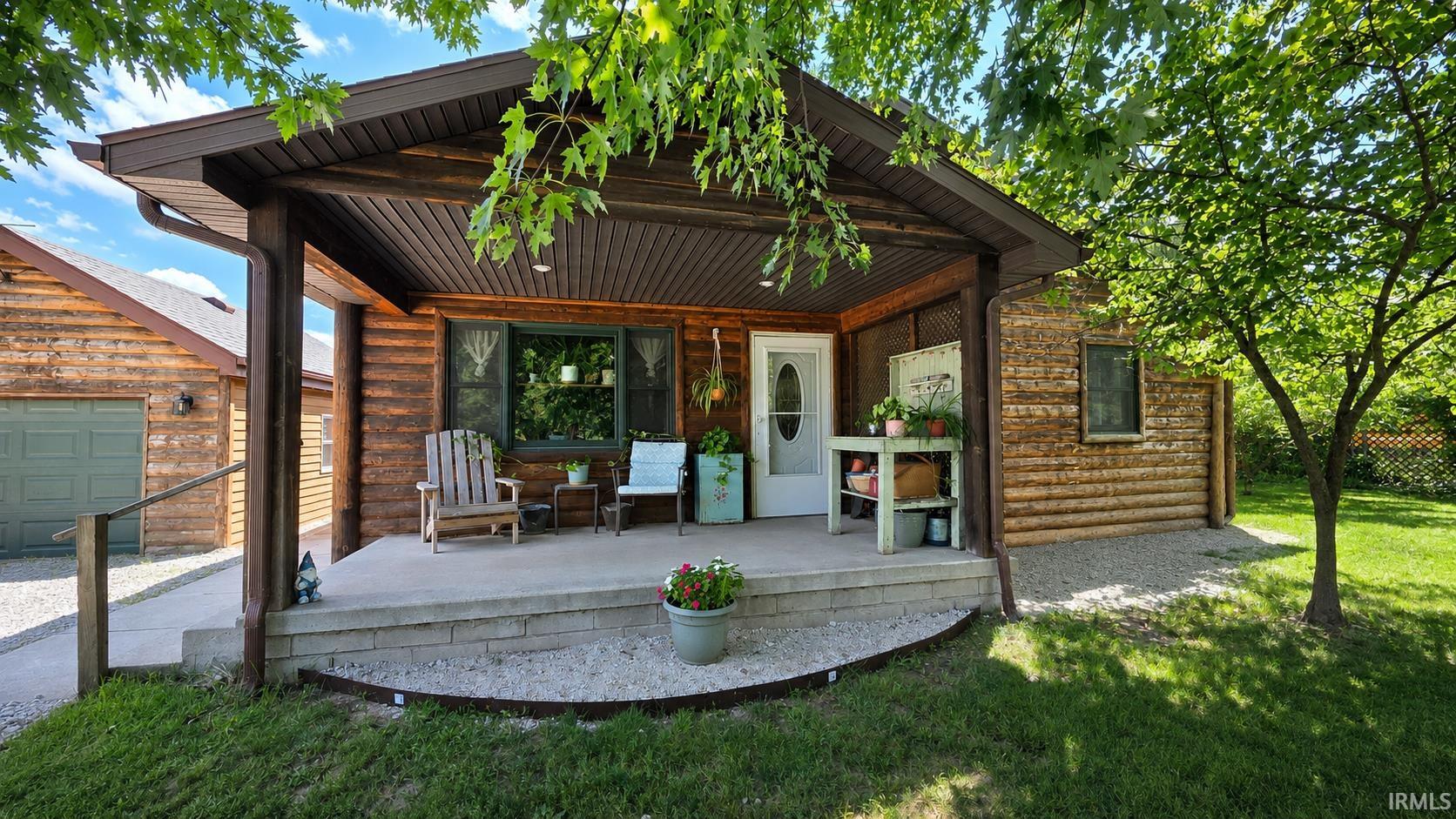 104 E Indiana Avenue Property Photo 1