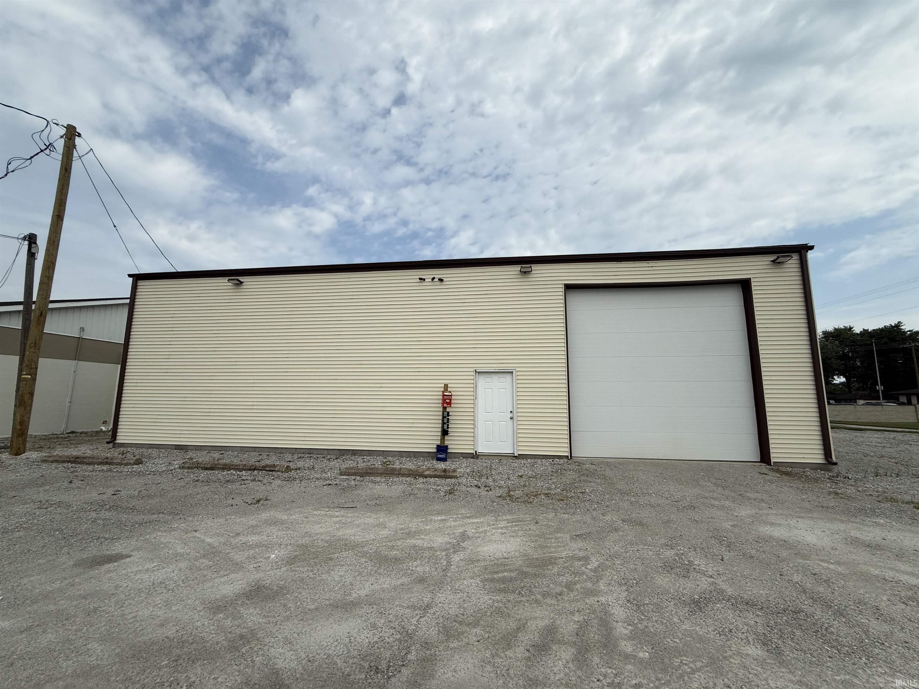260 W Illinois Avenue Property Photo 1