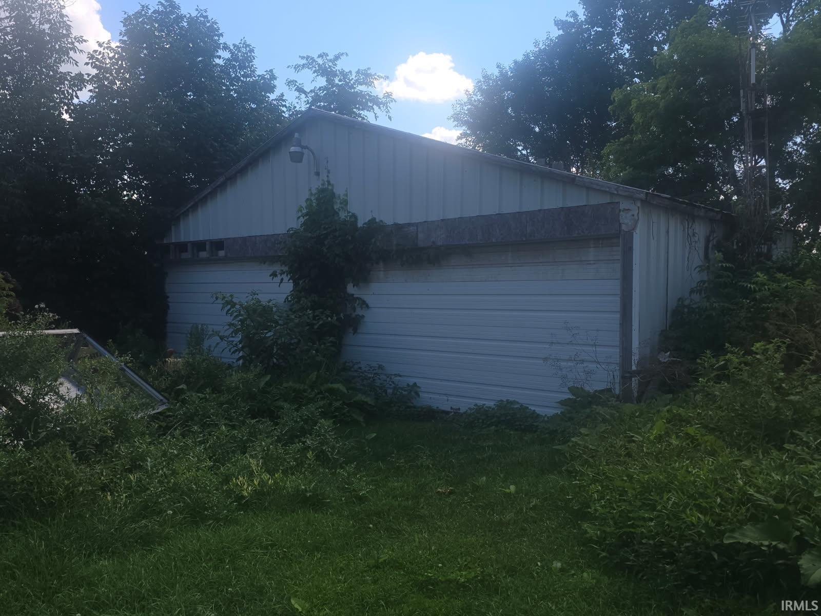 7813 E 800 S Property Photo 1