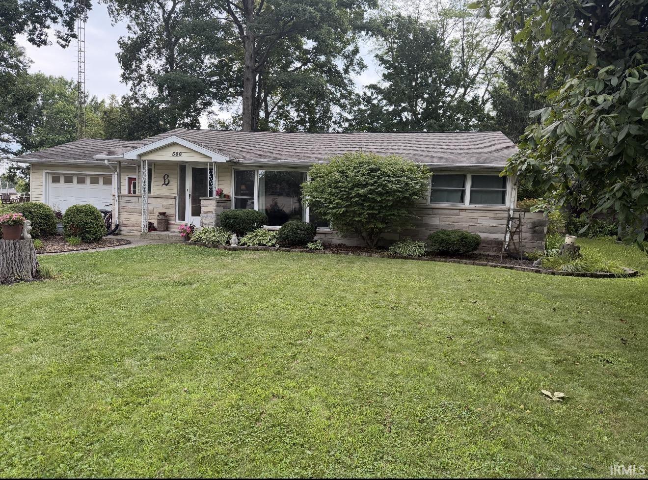566 Sherwayne Drive Property Photo 1