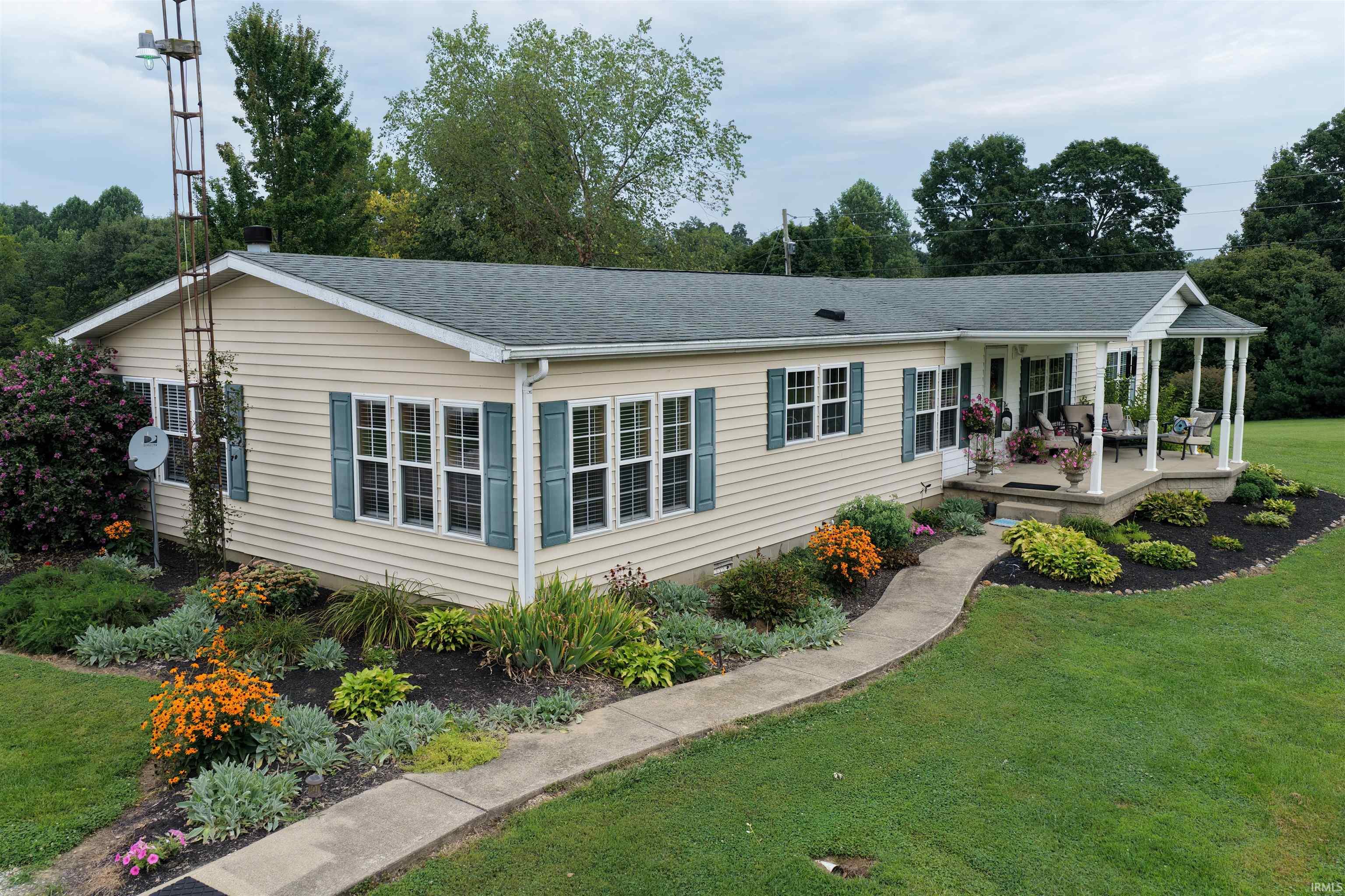 3603 State Road 58 E Property Photo 1