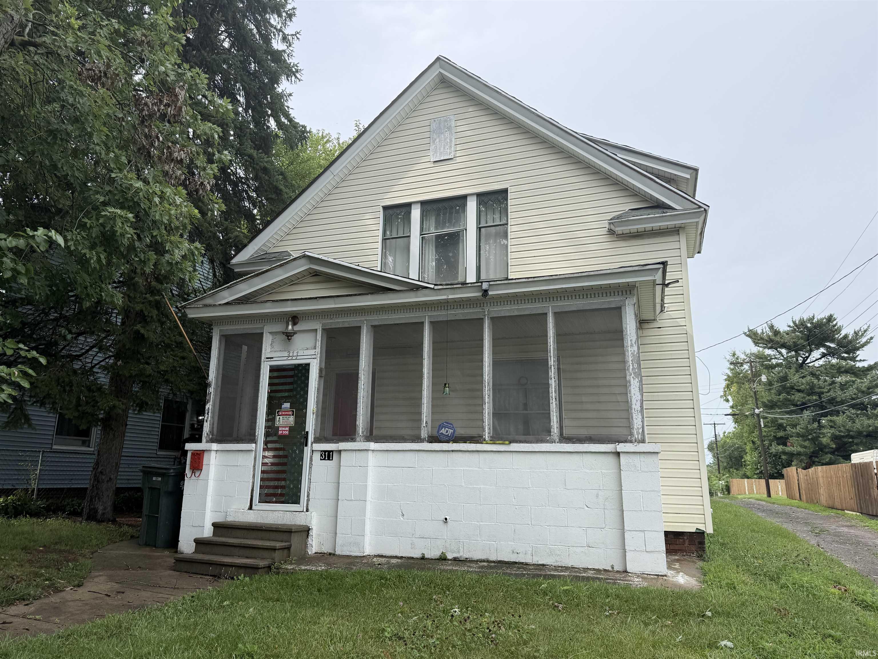 311 W Ewing Avenue Property Photo 1