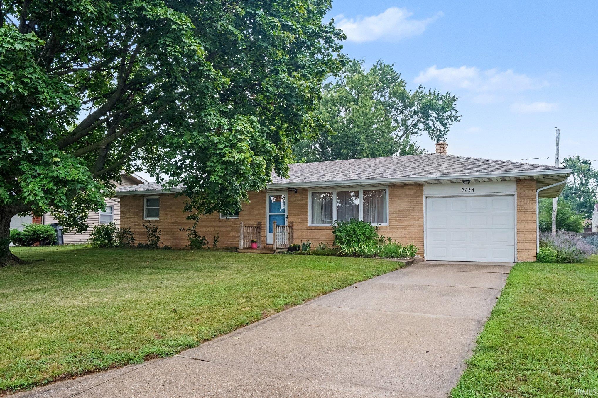 2434 Roys Avenue Property Photo 1