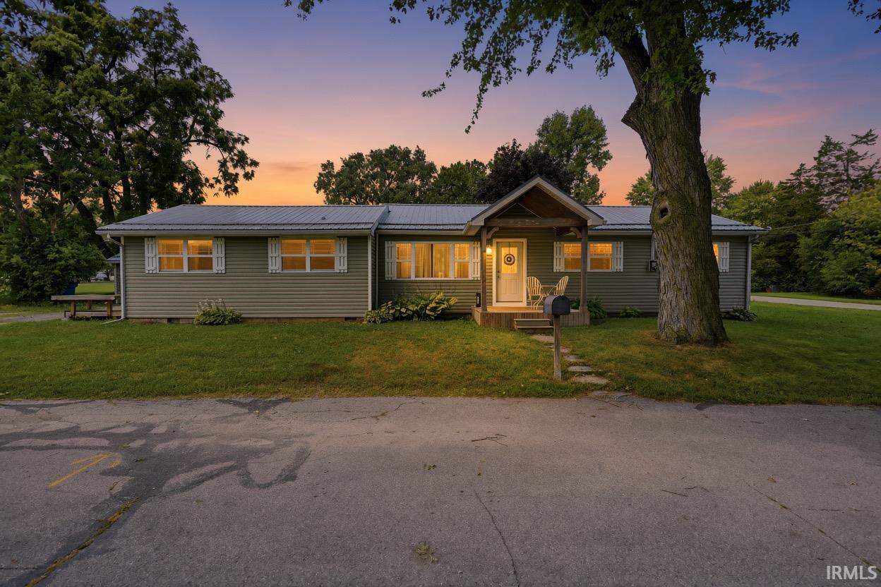 302 Gateway Avenue Property Photo 1