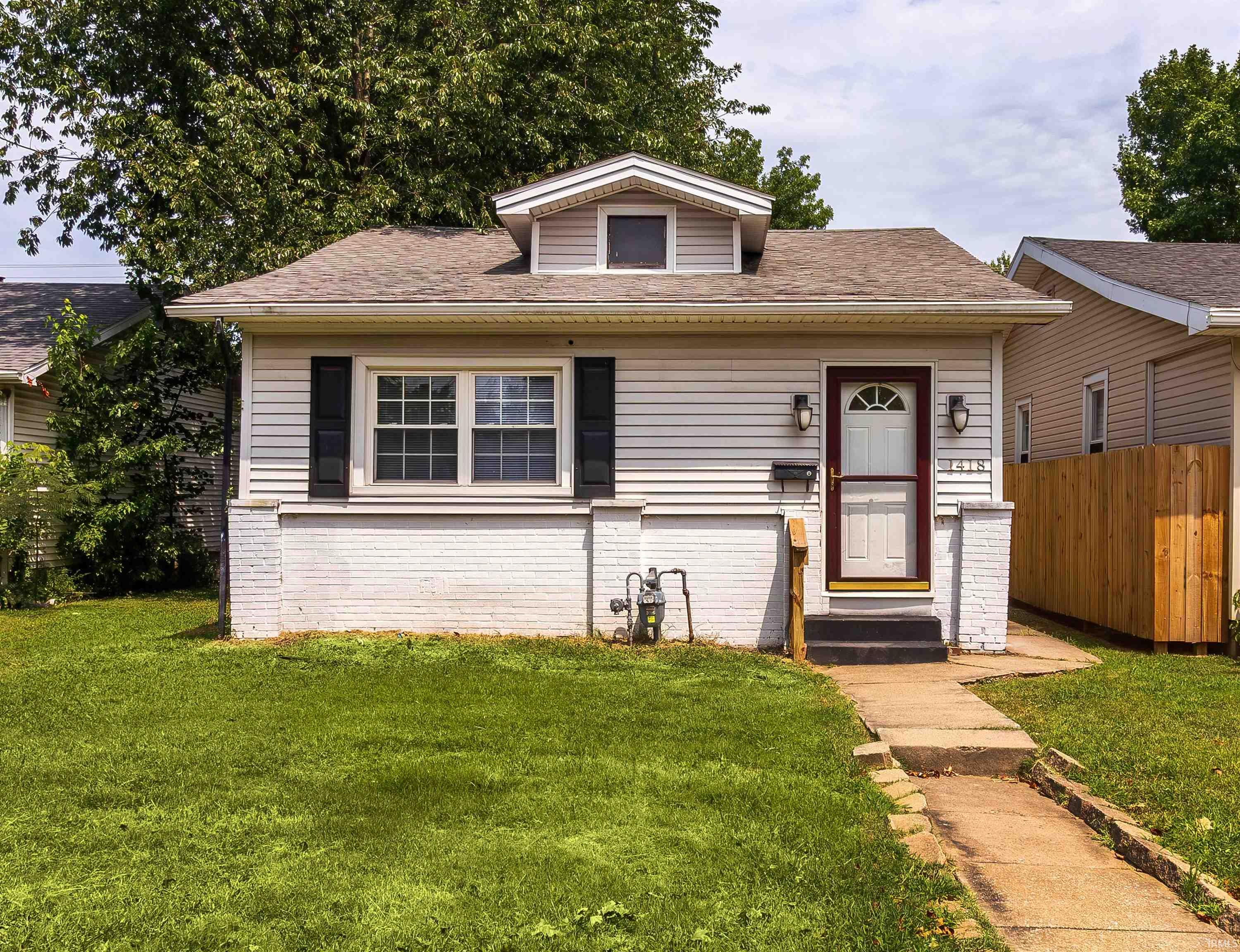1418 E Jackson Avenue Property Photo 1