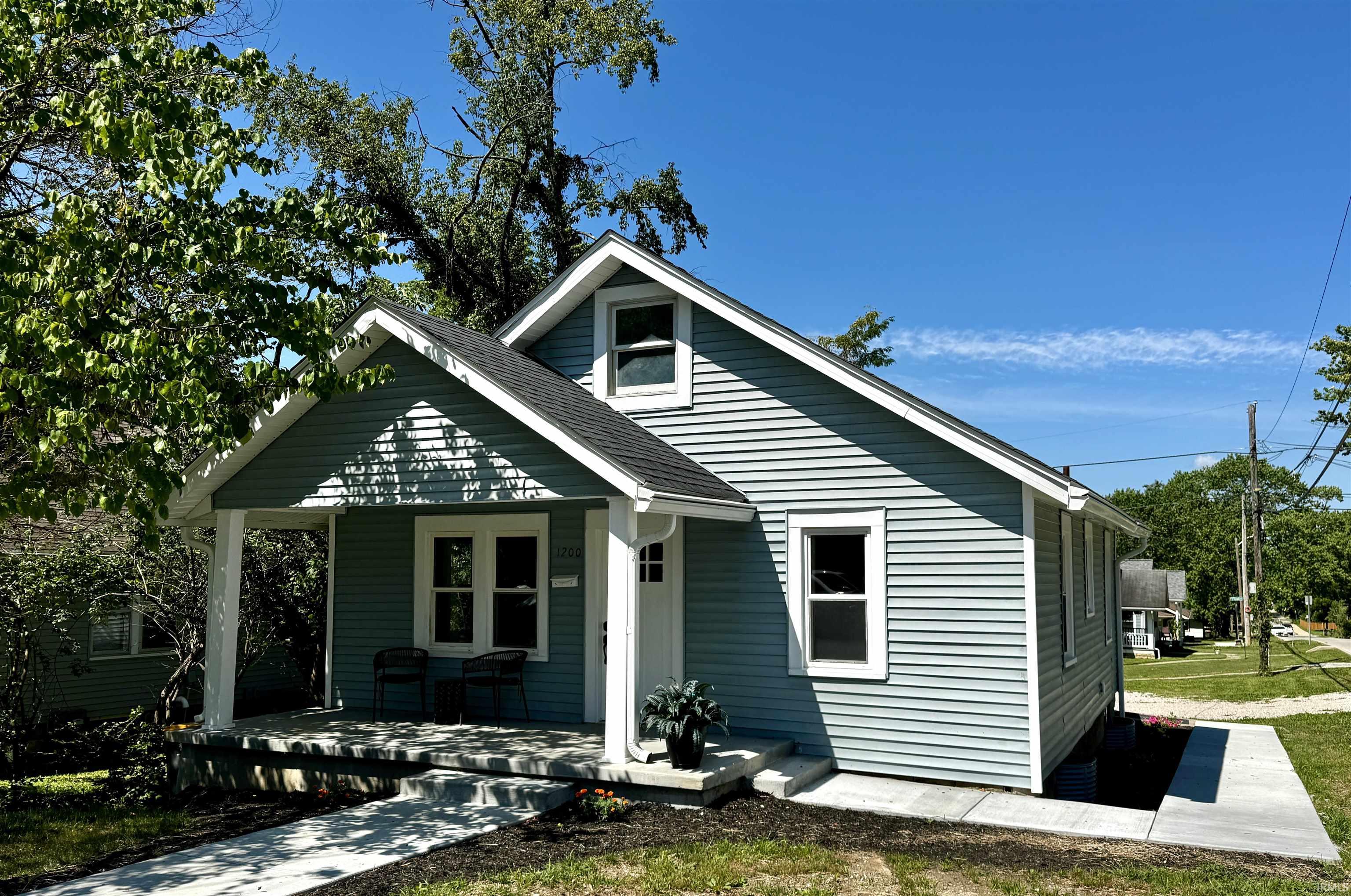 1200 S Park Avenue Property Photo 1