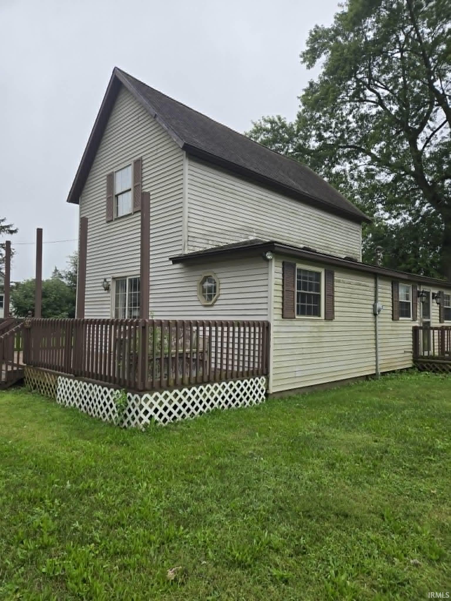 2907 N Schlabach Street