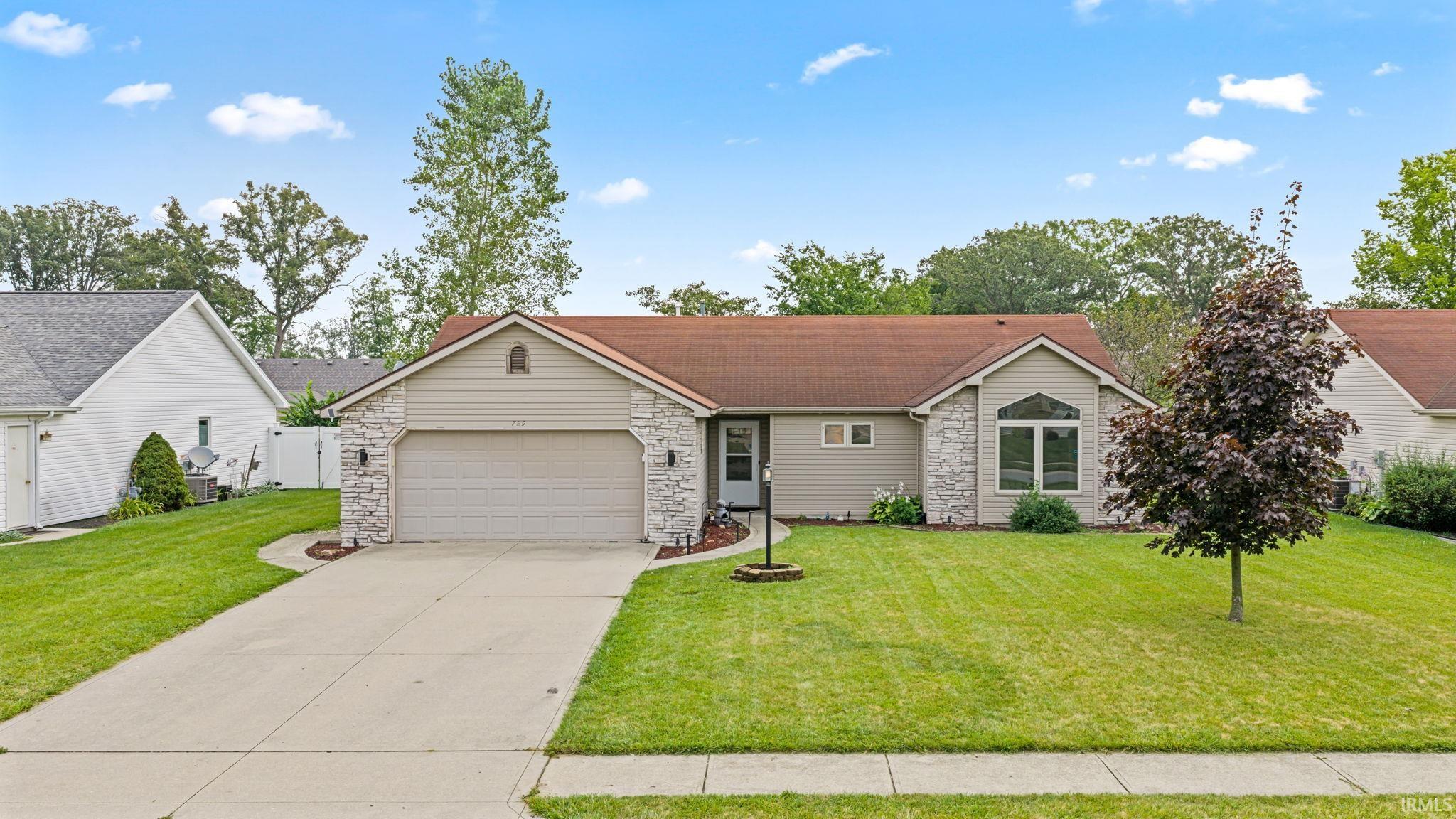 729 S Valley River Drive Property Photo 1
