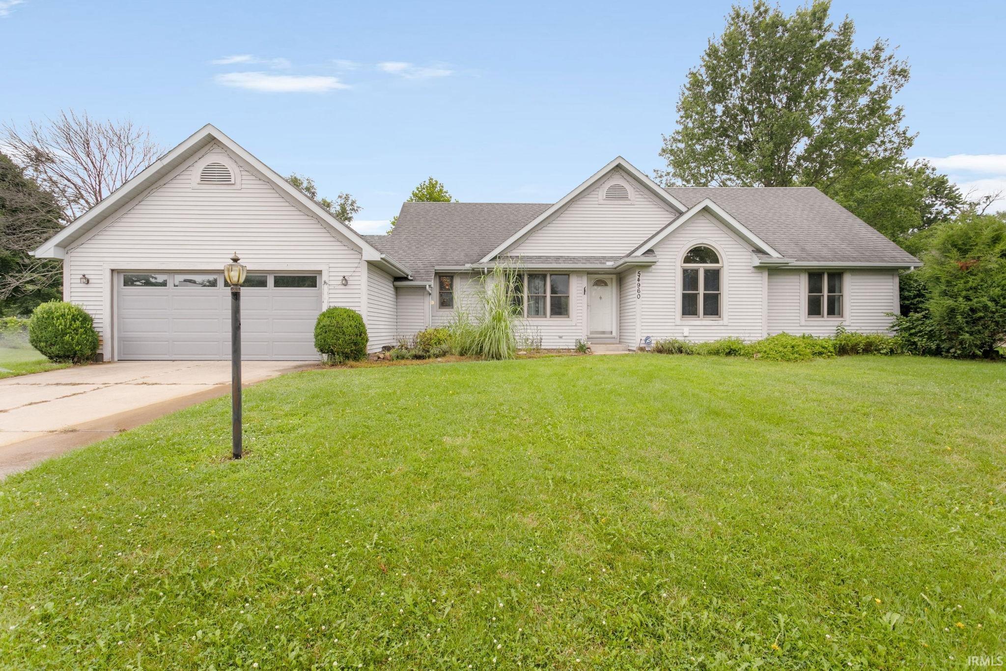 54960 E Sunray Drive Property Photo 1