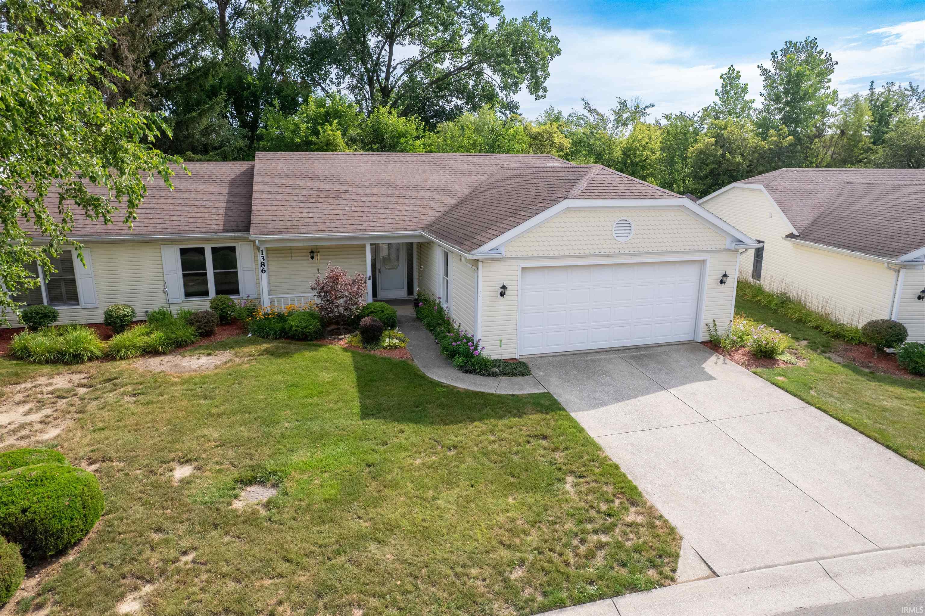 1386 N Pinebluff Drive Property Photo 1